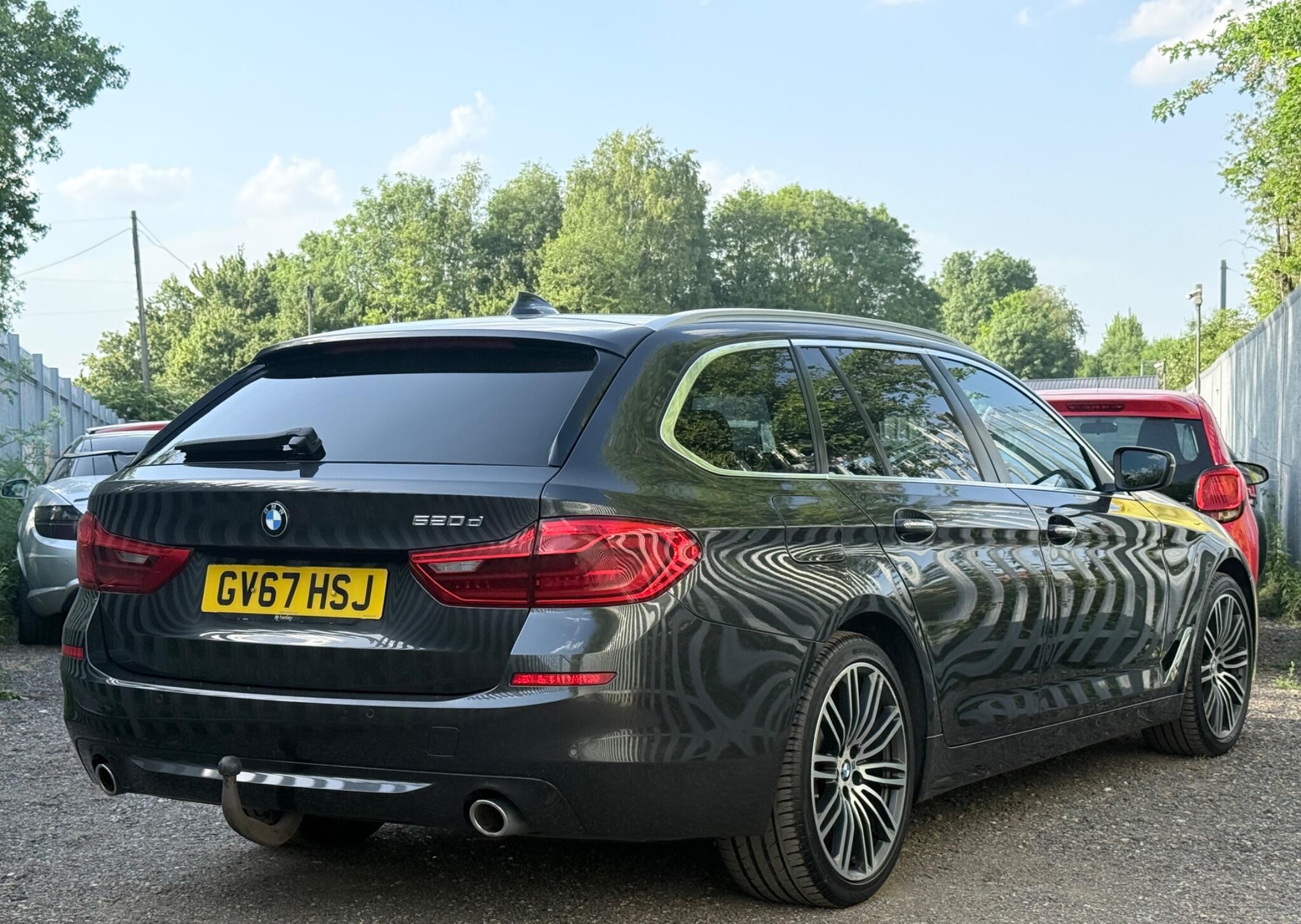 2017 BMW 5 Series image 15