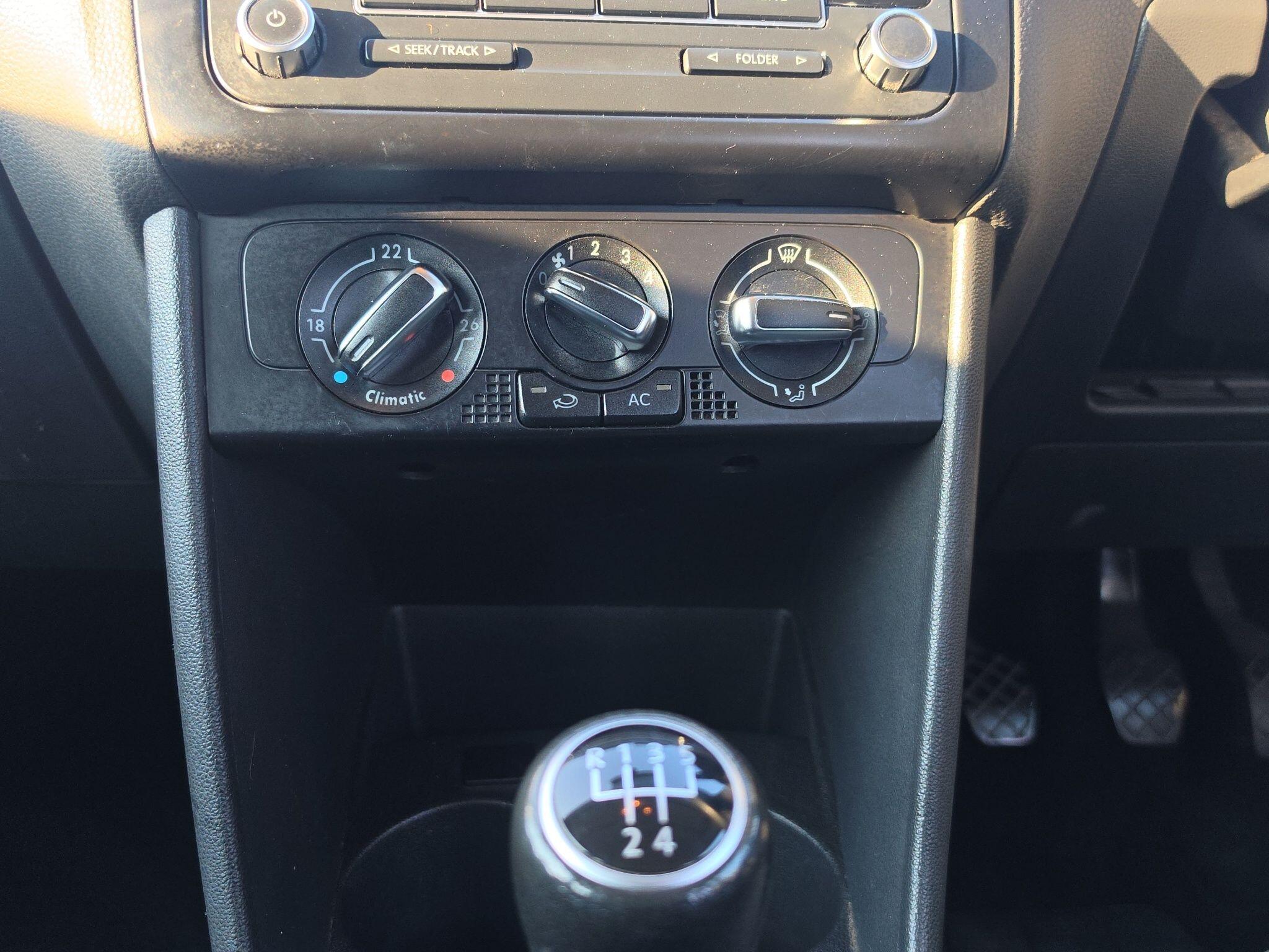 Volkswagen Polo view 12