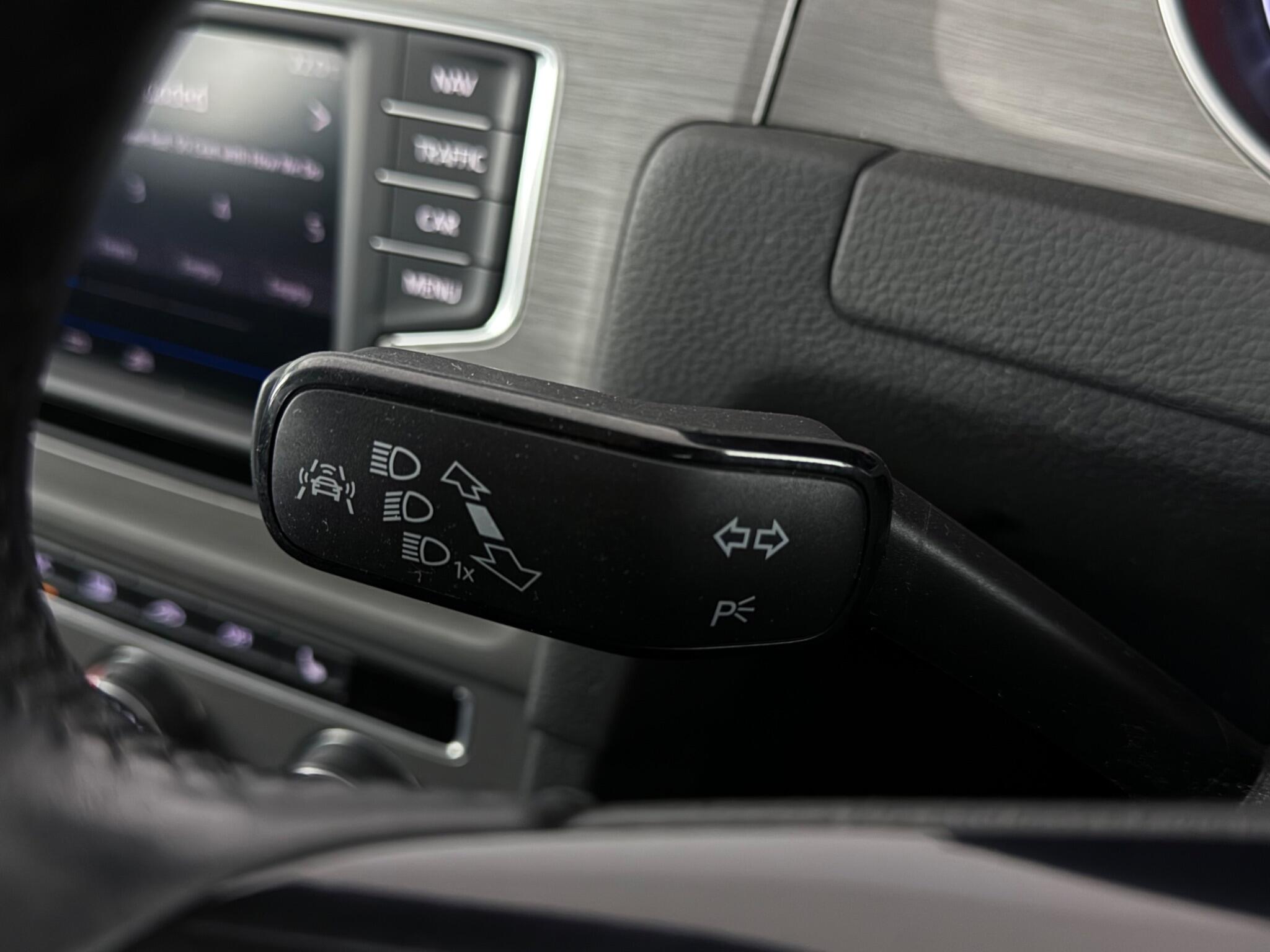 Volkswagen Golf view 13