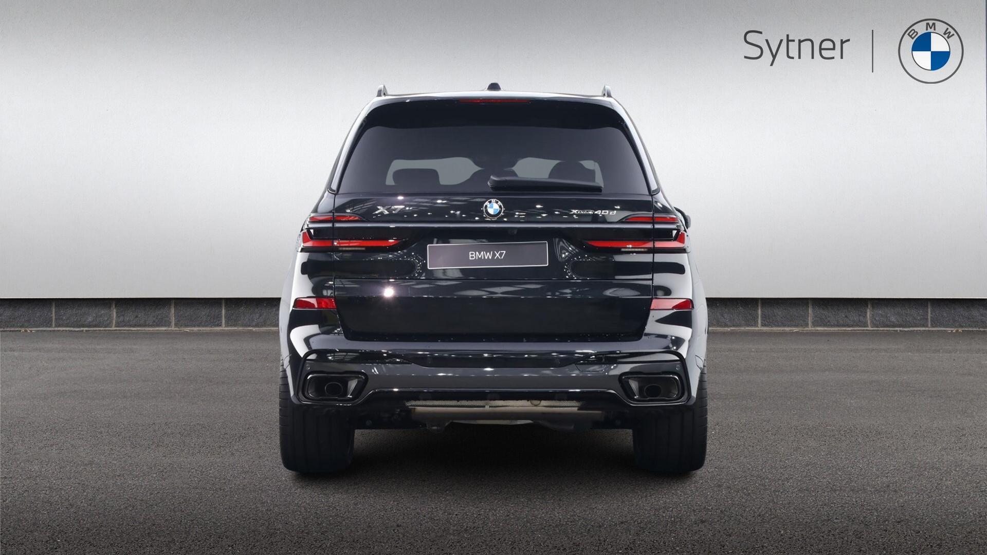 BMW X7 view 15