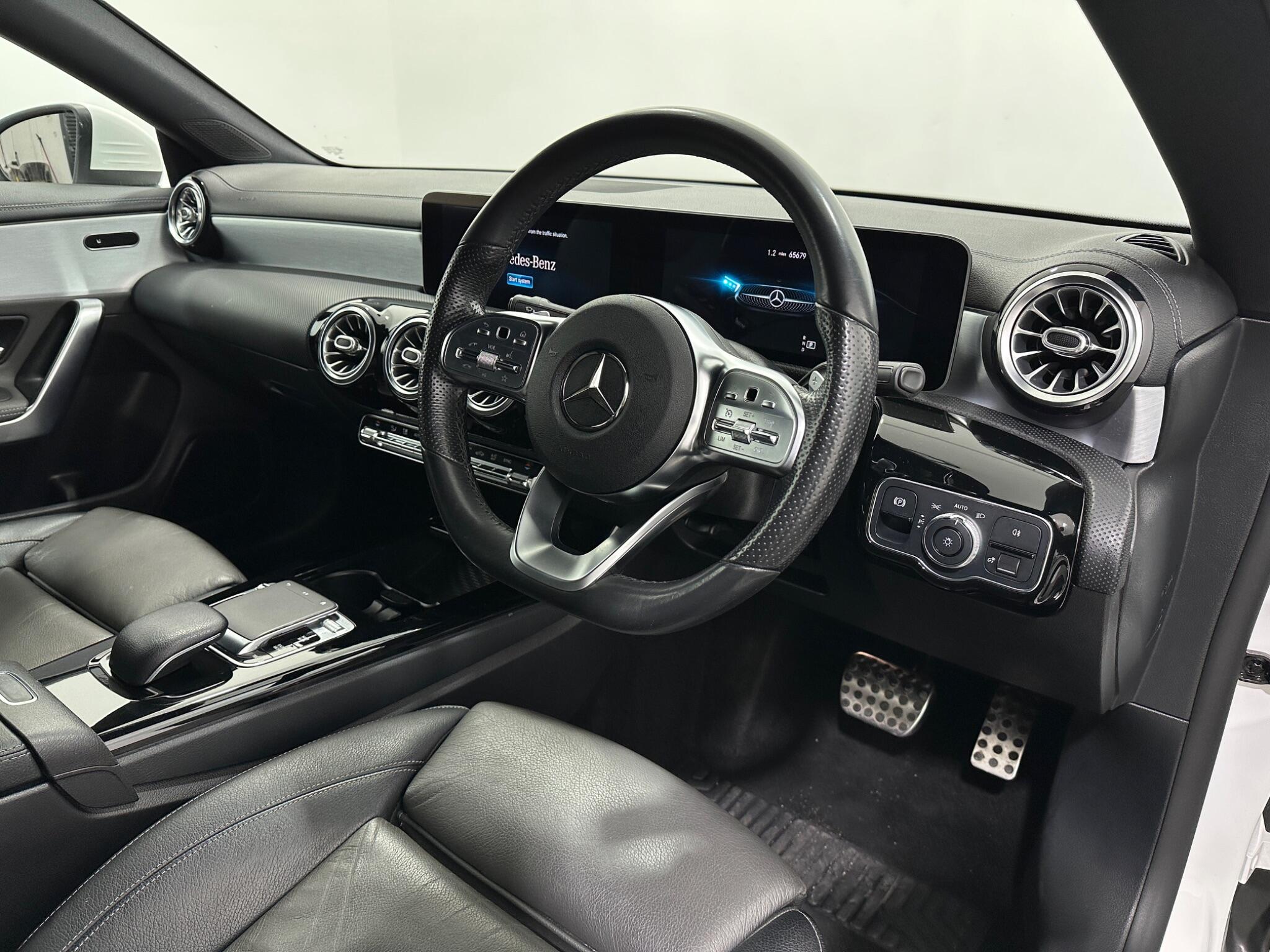Mercedes-Benz Cla view 11