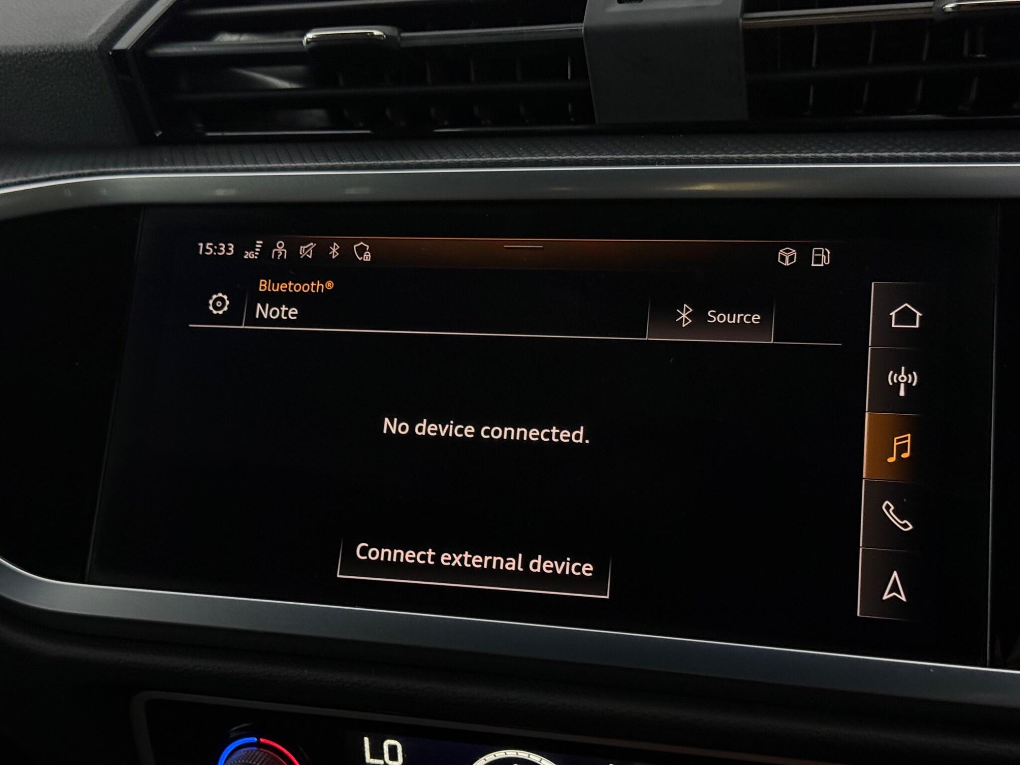 Audi Q3 view 20