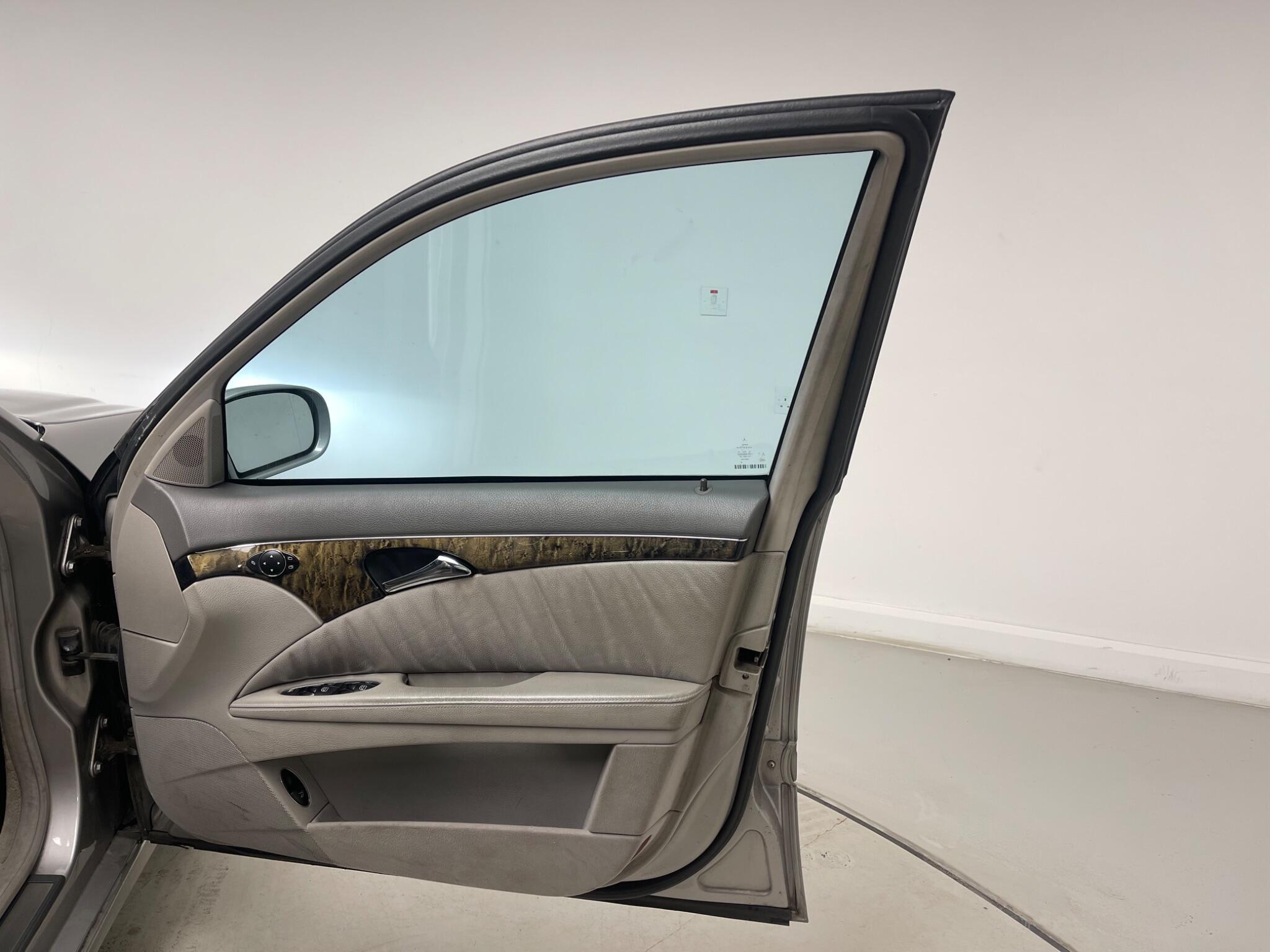 Mercedes-Benz E-Class view 19