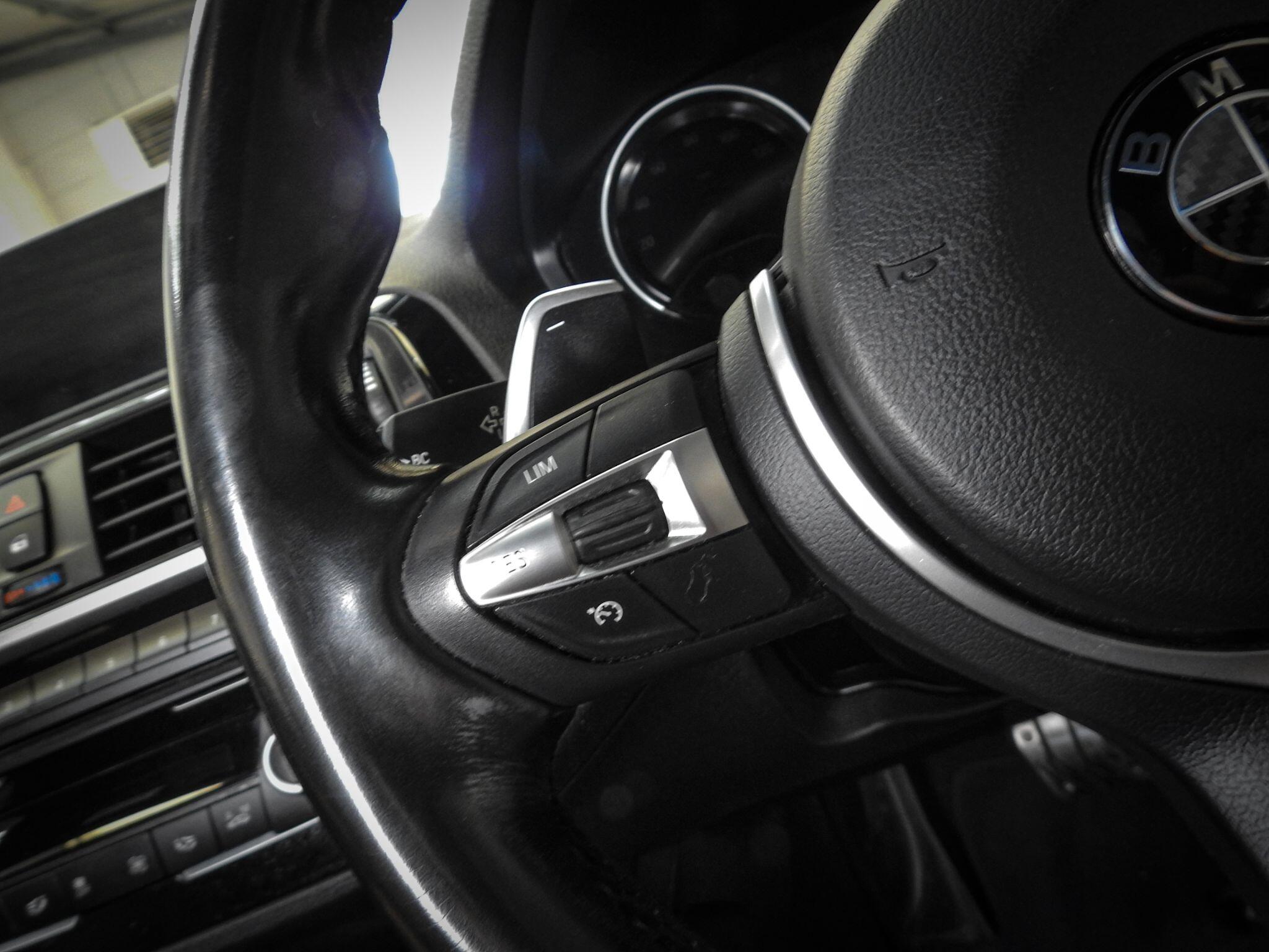 BMW 1 Series view 28