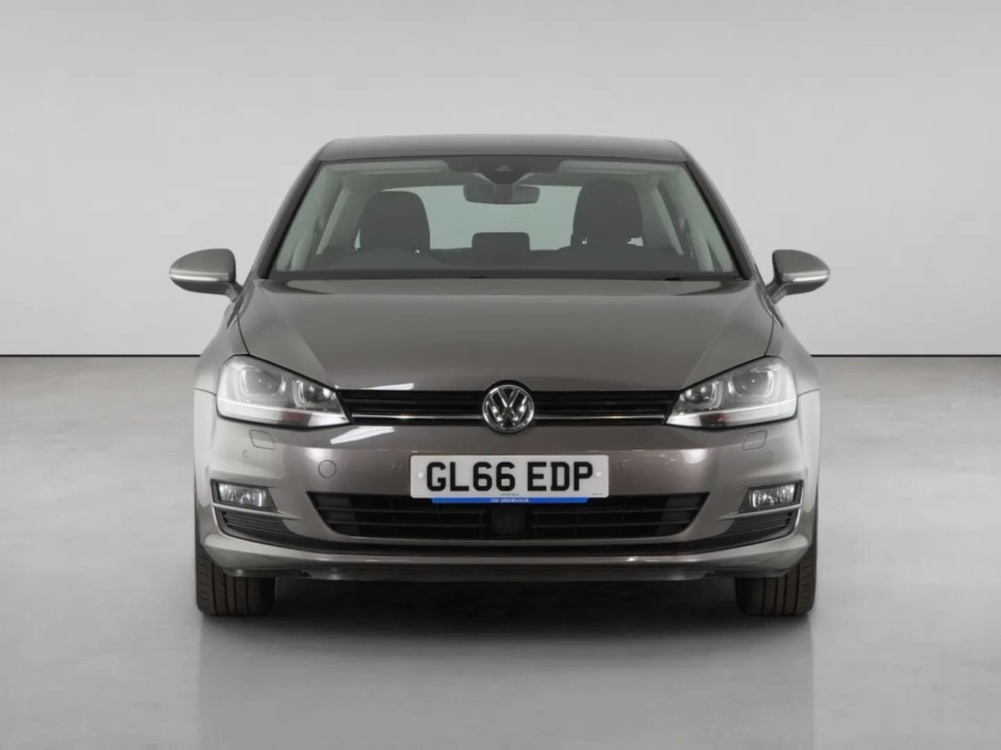 Volkswagen Golf view 5