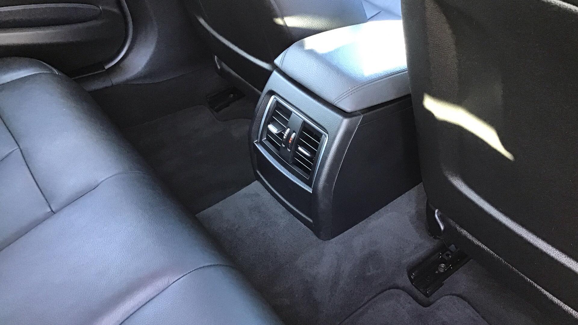 BMW 3 Series view 28