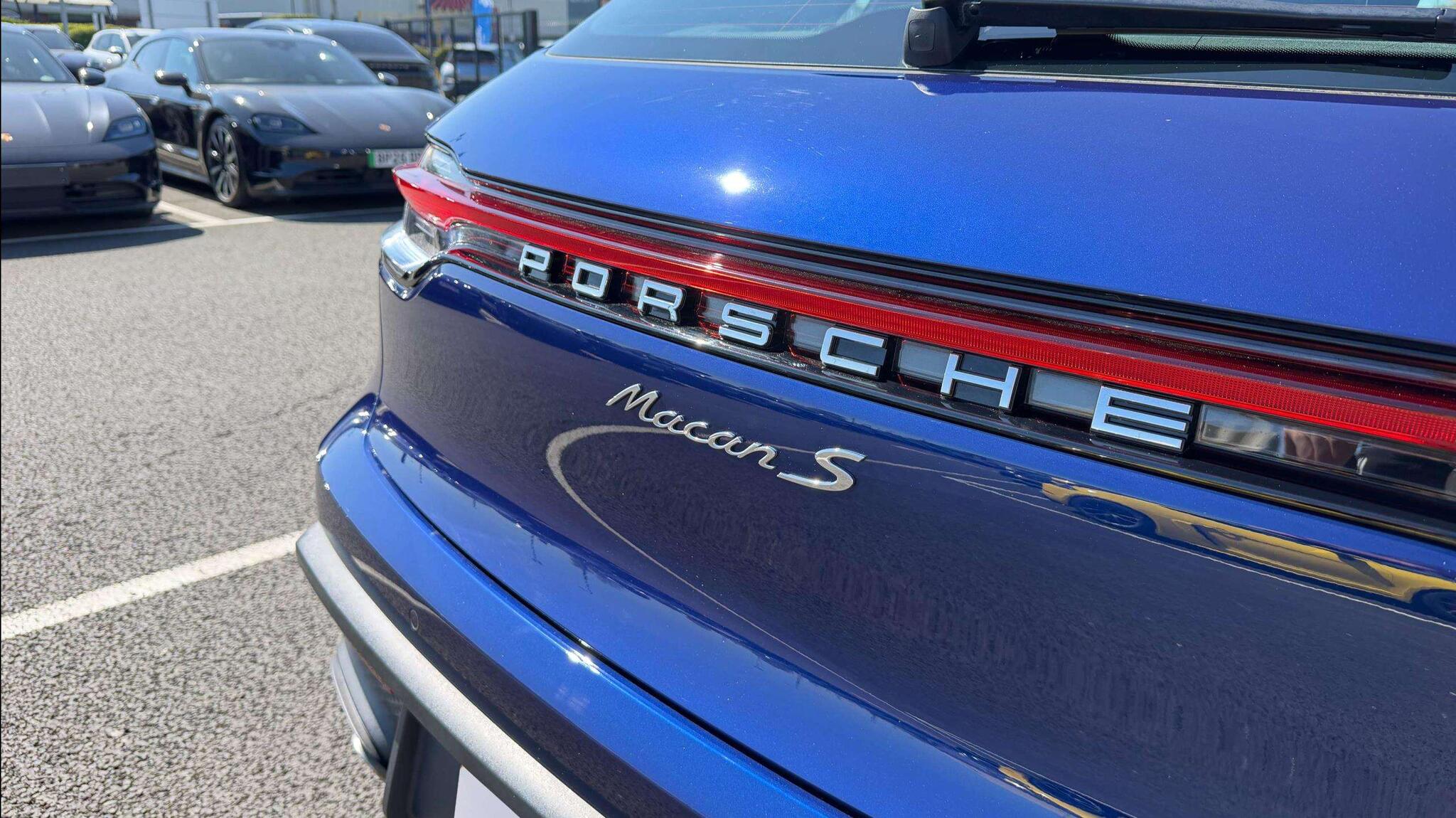 Porsche Macan view 8