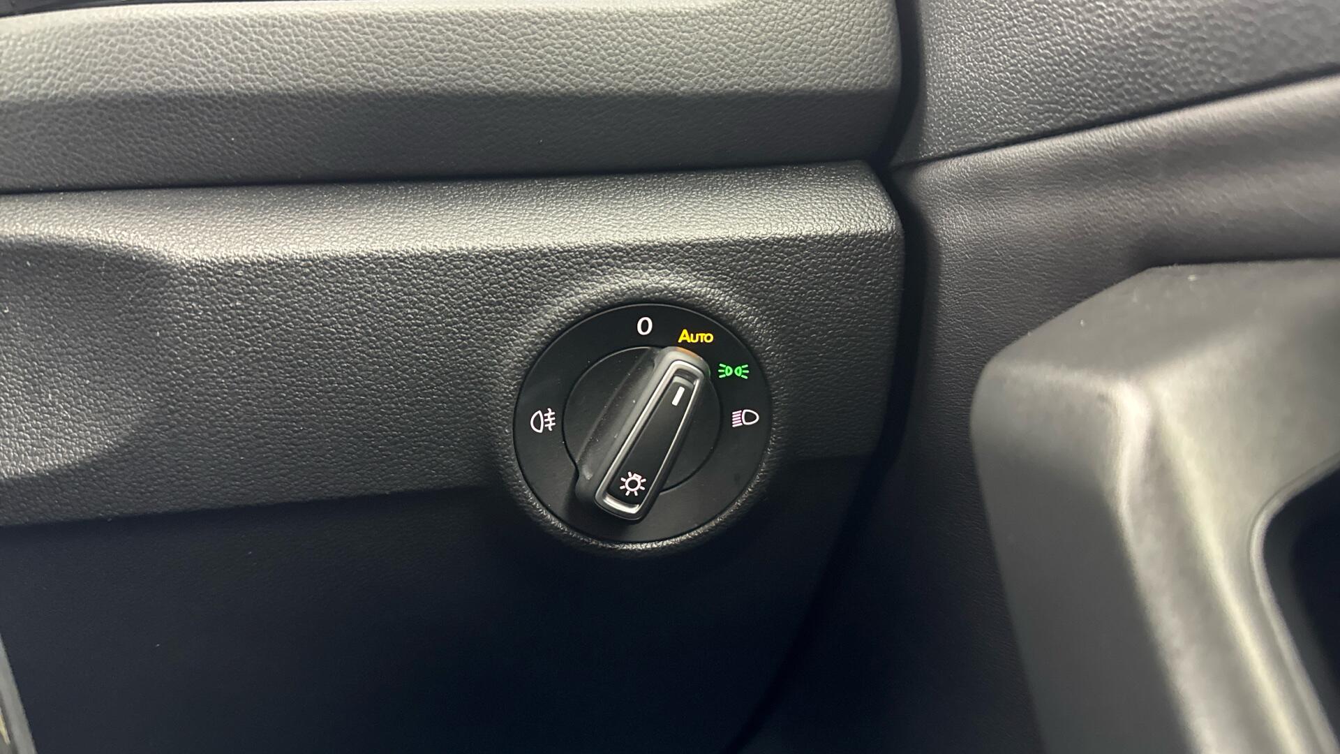 Volkswagen T-Roc view 45