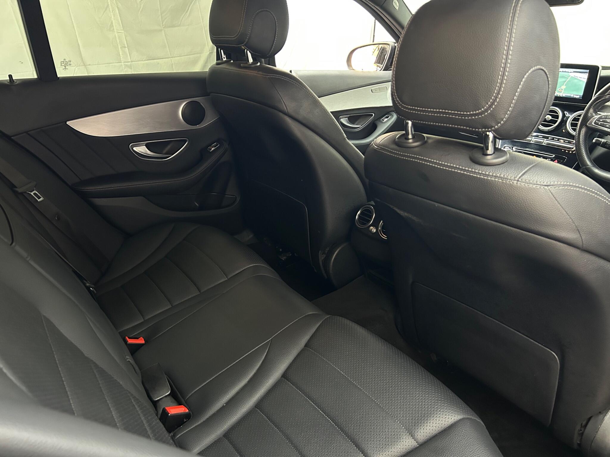 Mercedes-Benz C-Class view 22