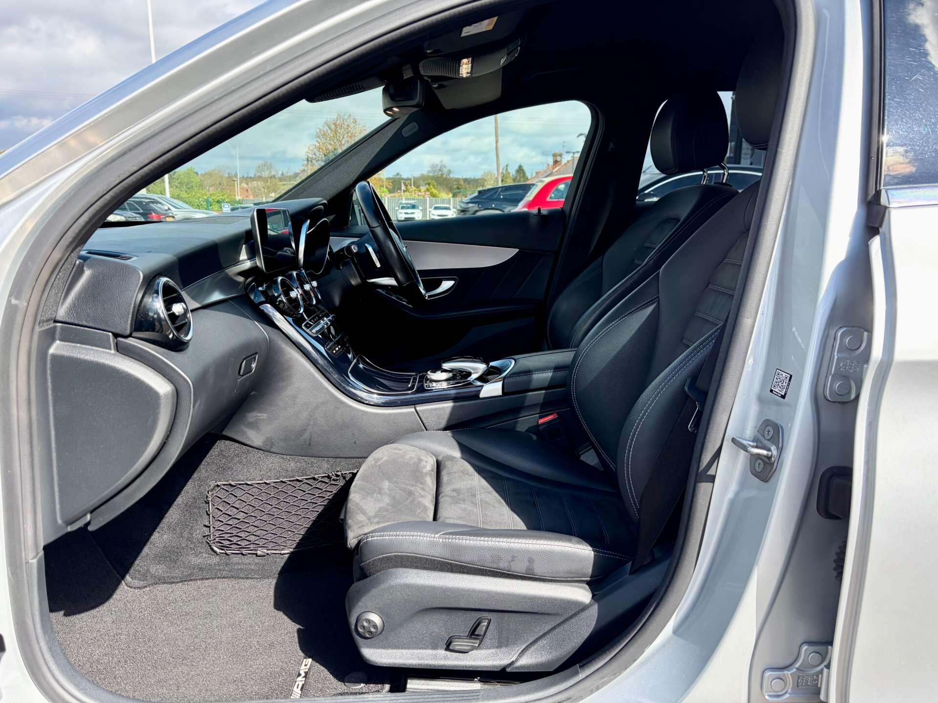 Mercedes-Benz C Class view 17