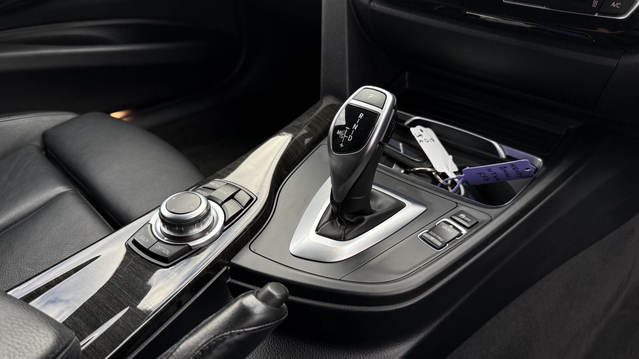 BMW 3 Series view 27