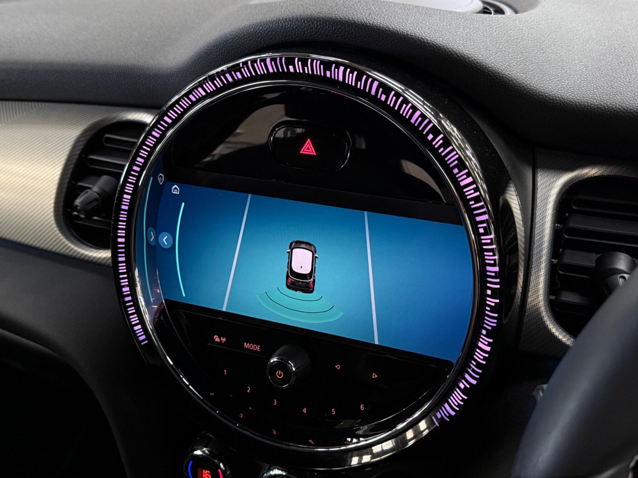Mini Hatch view 23