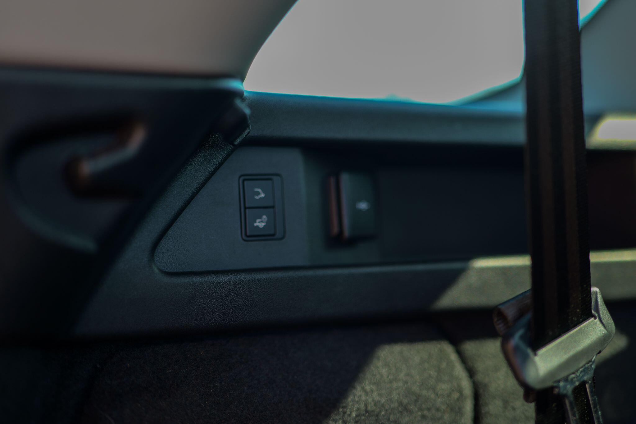 Land Rover Discovery Sport view 33