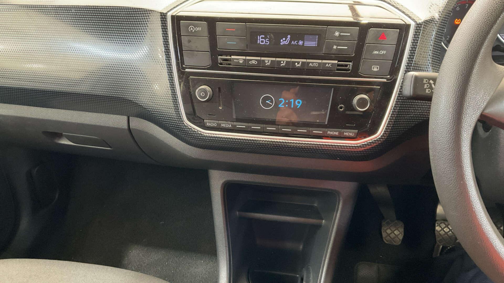 Volkswagen Up! view 12