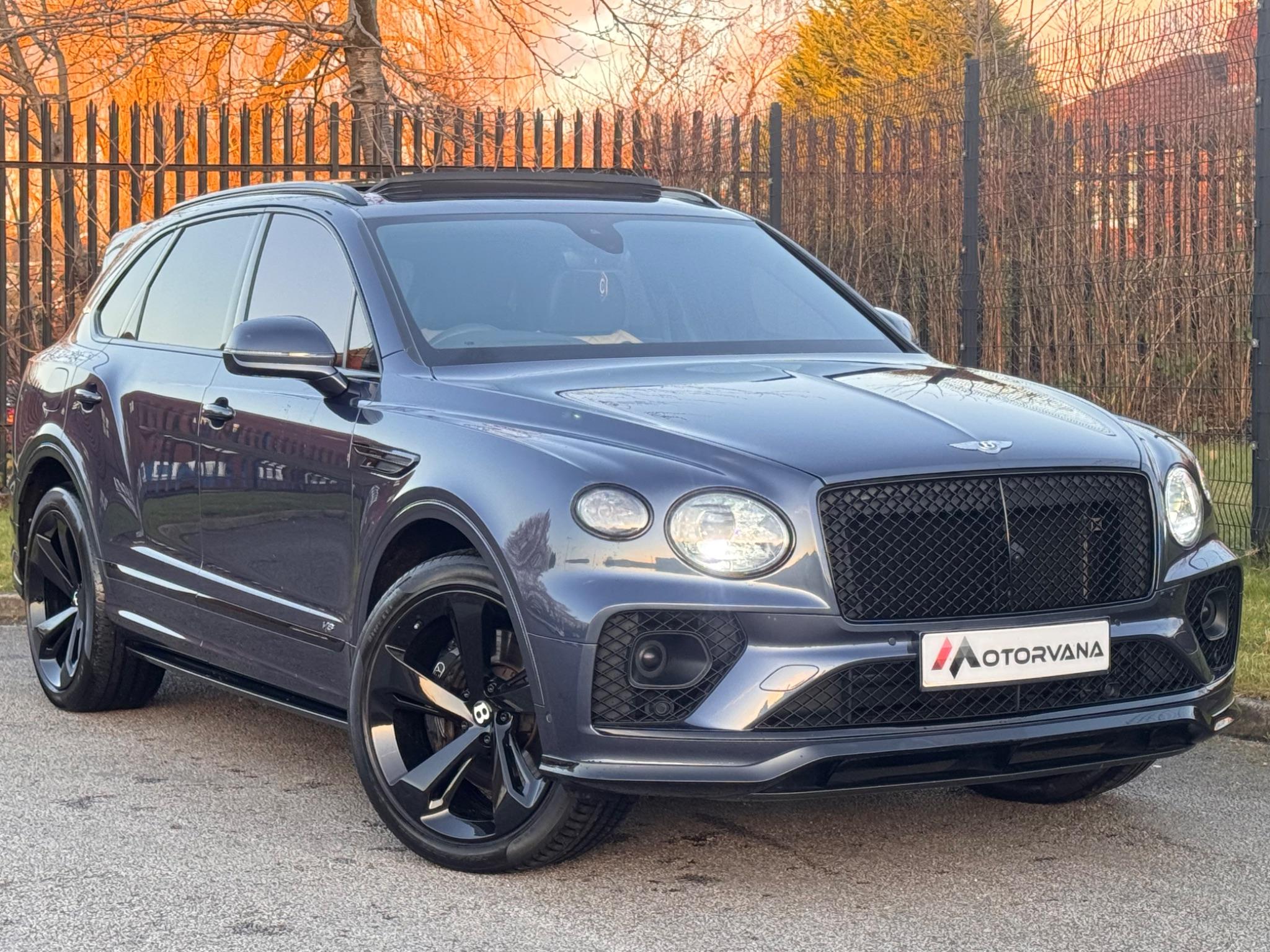 Bentley Bentayga view 7