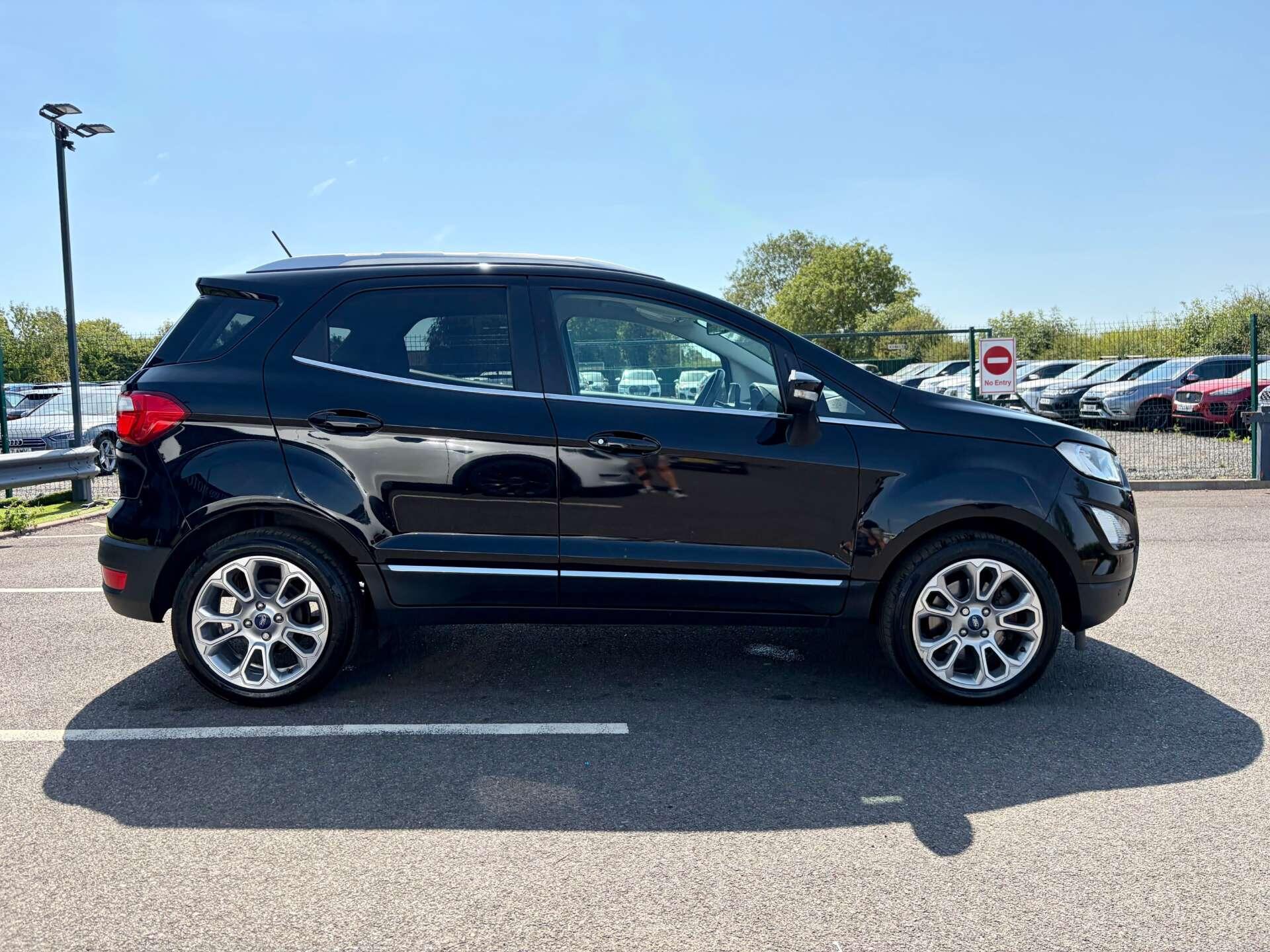 Ford Ecosport view 9