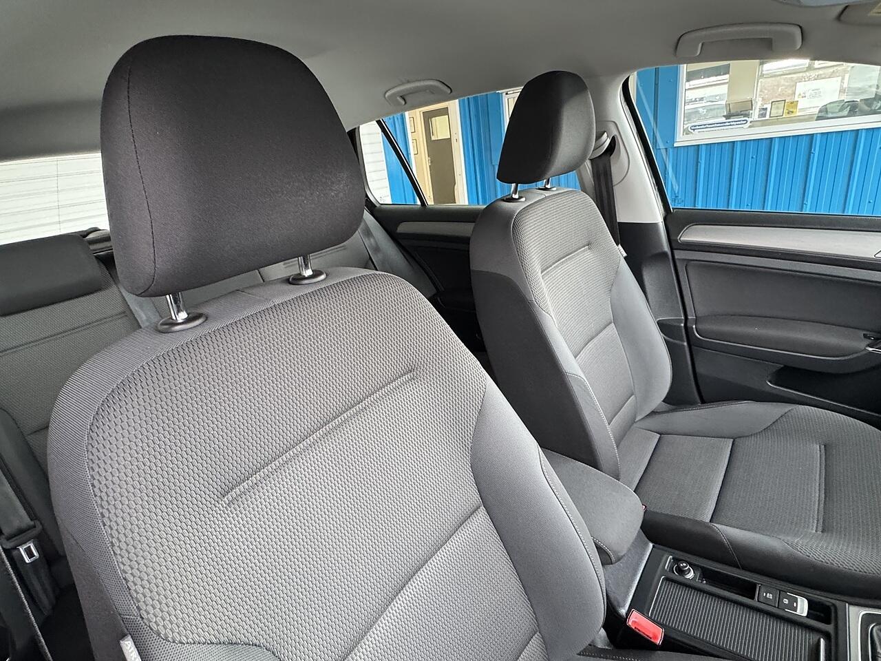 Volkswagen Golf view 11
