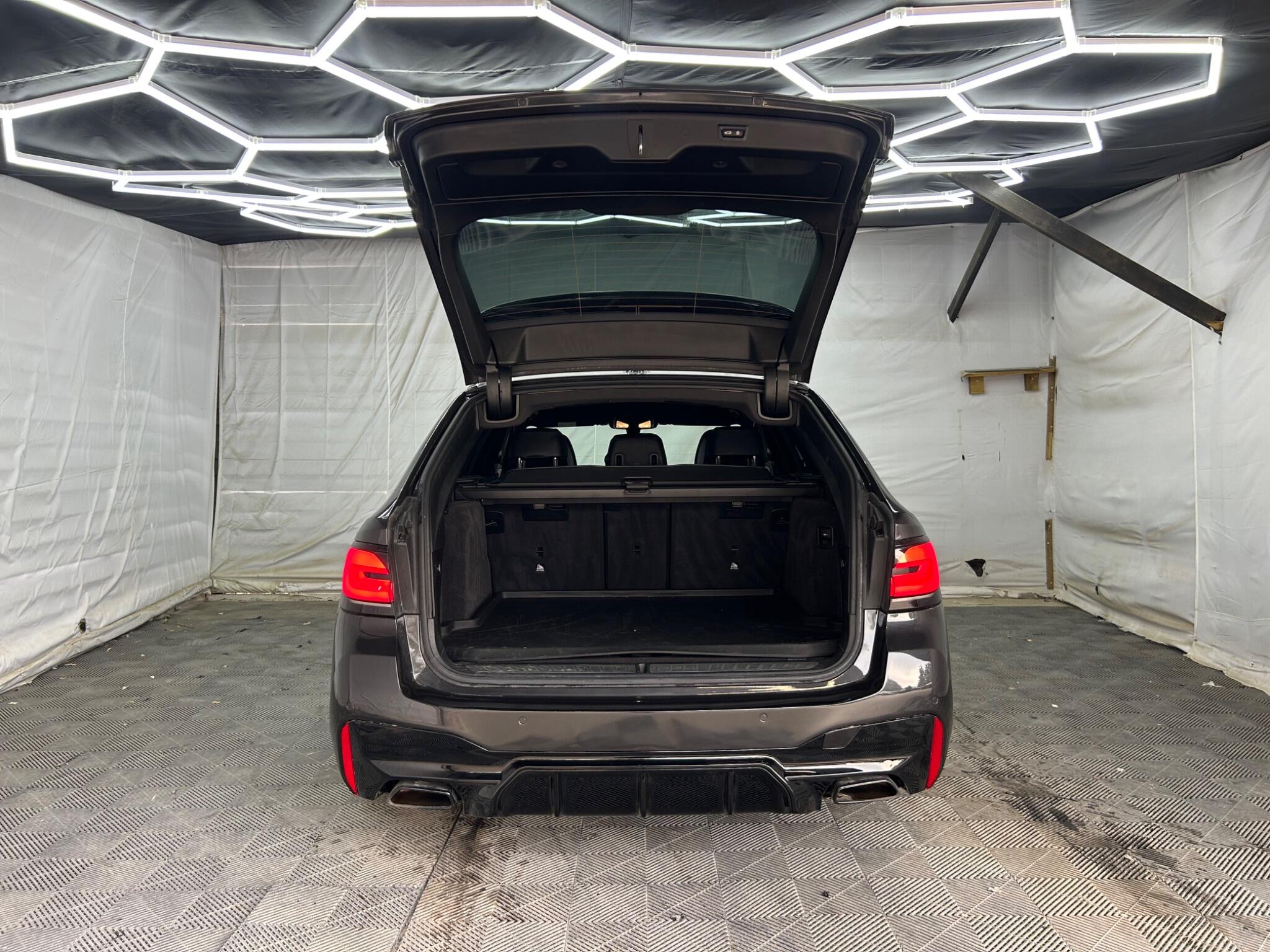 BMW 5 Series view 42