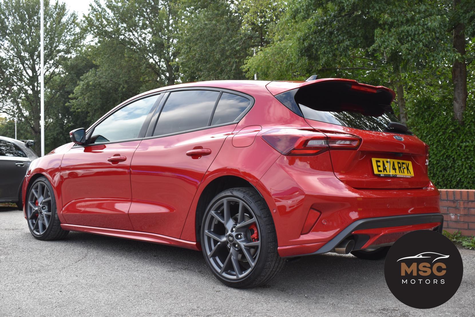 Ford Focus view 12