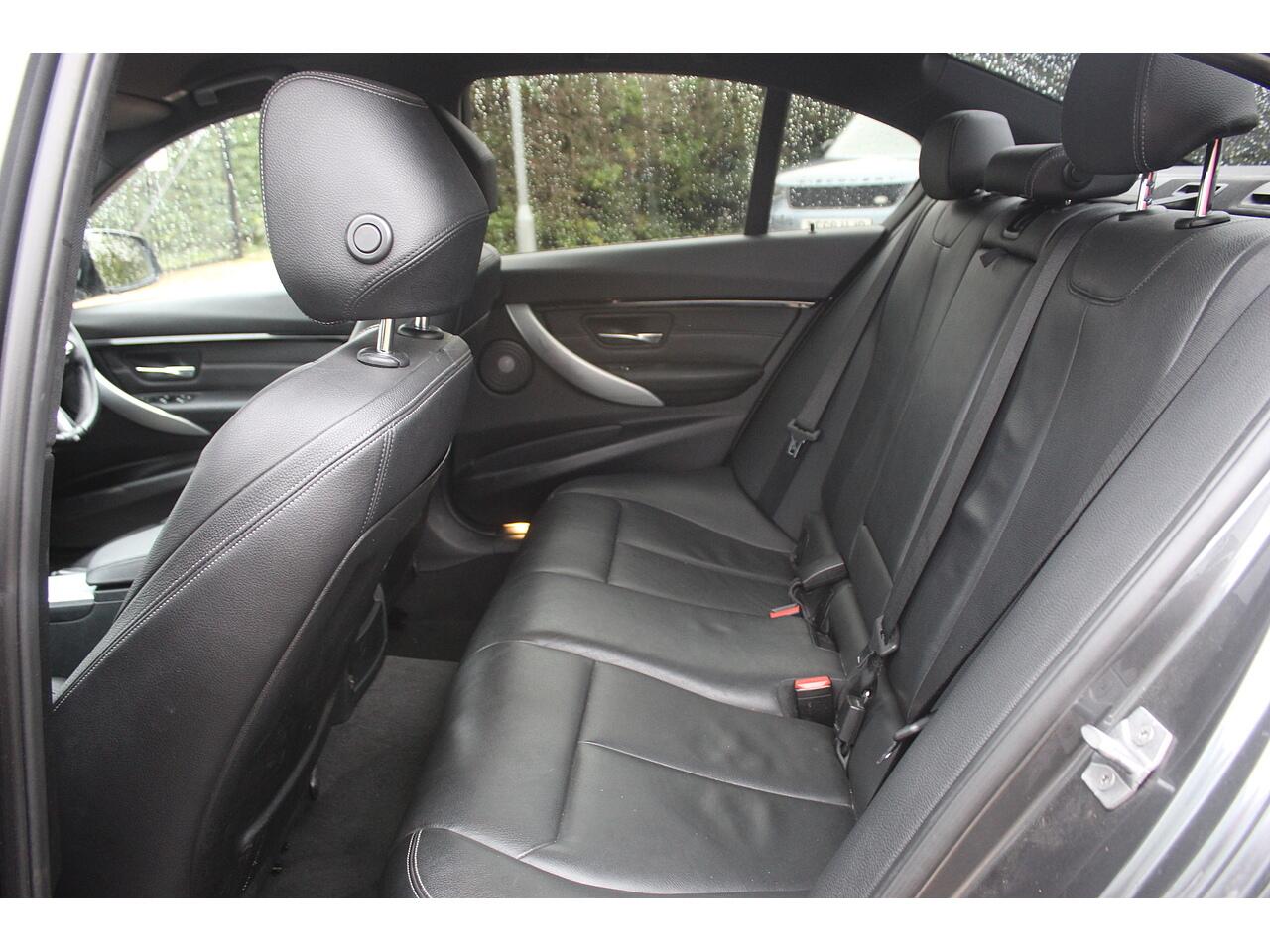 BMW 3 Series view 15