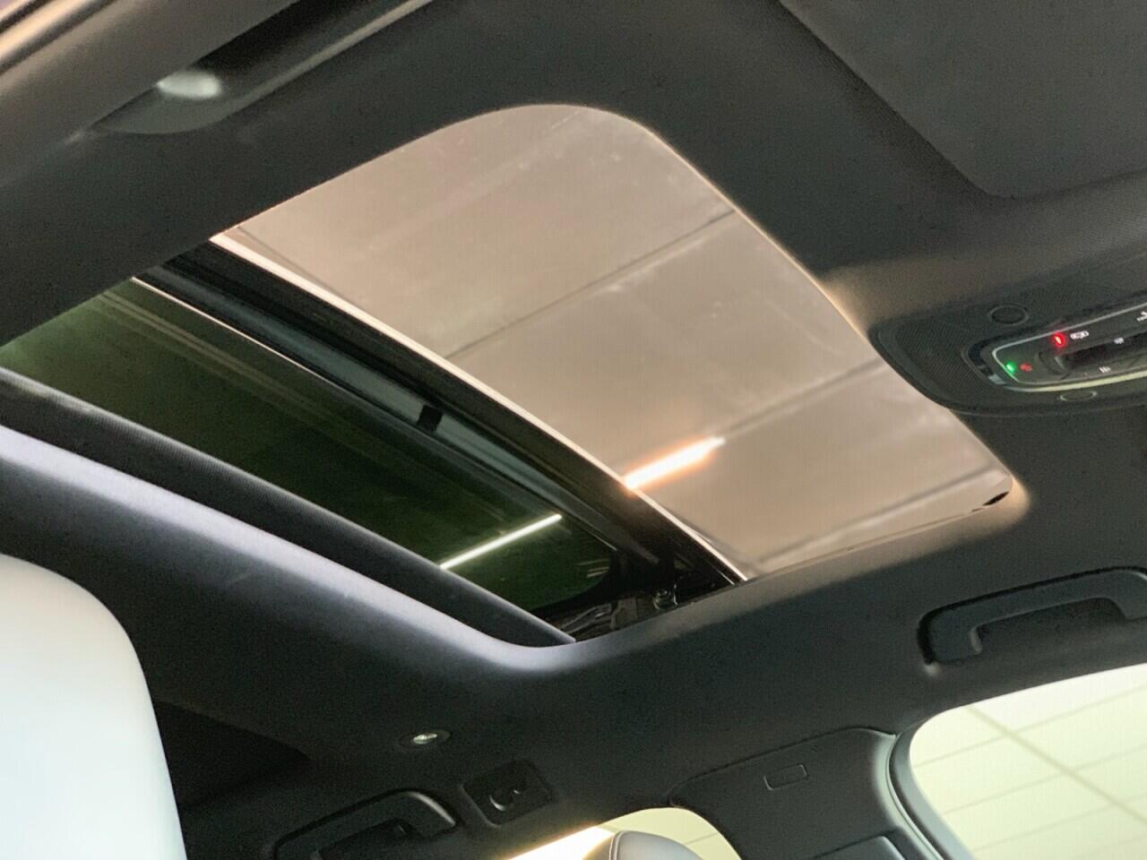 Audi S6 Avant view 47