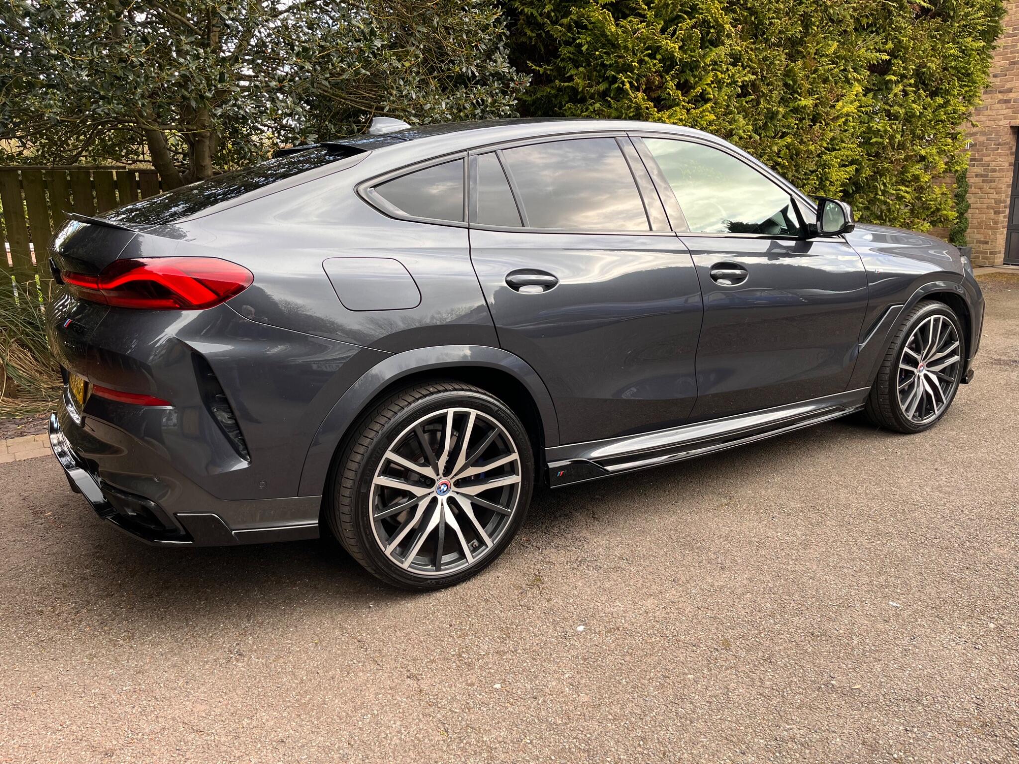 BMW X6 view 26