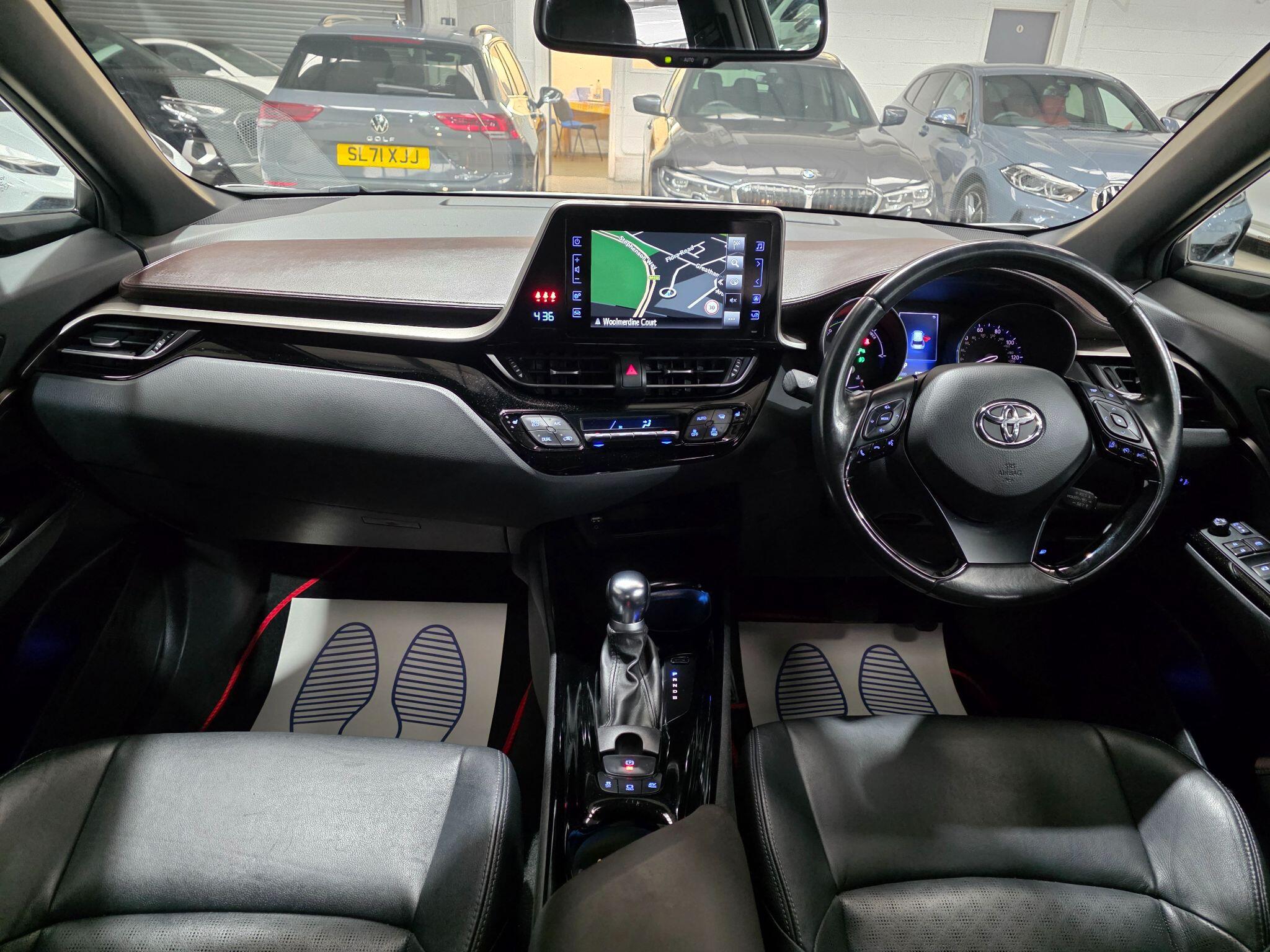 Toyota C-HR view 5