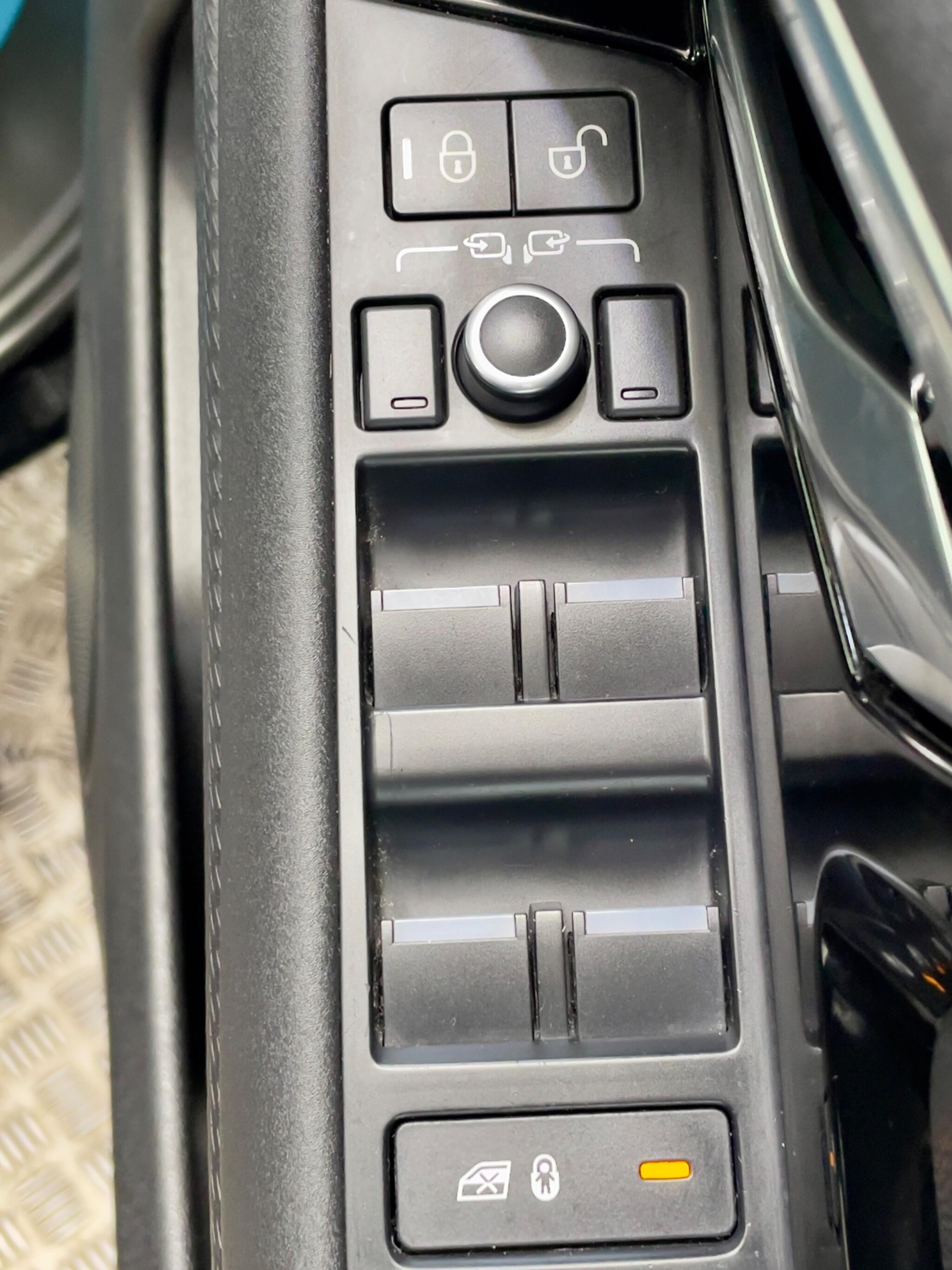 Land Rover Range Rover Evoque view 34