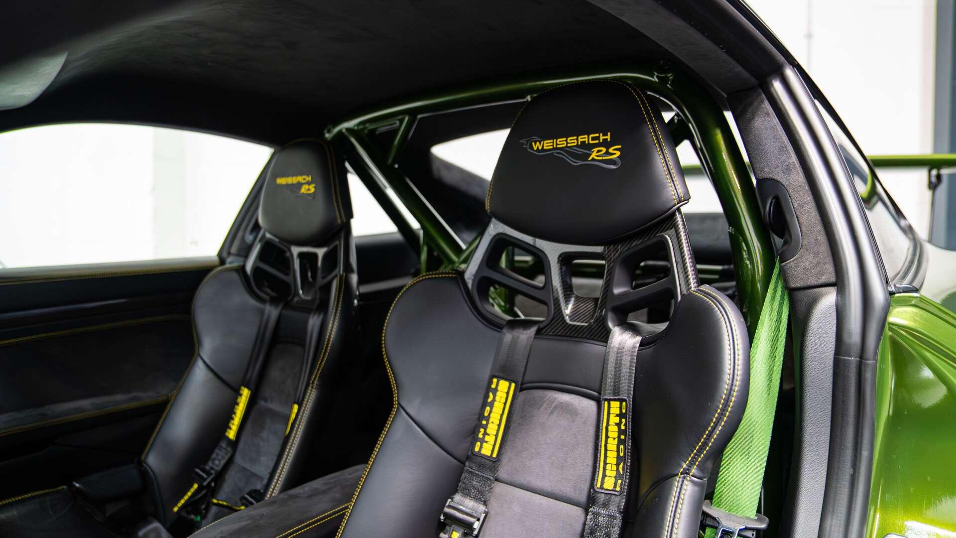 Porsche 911 view 12