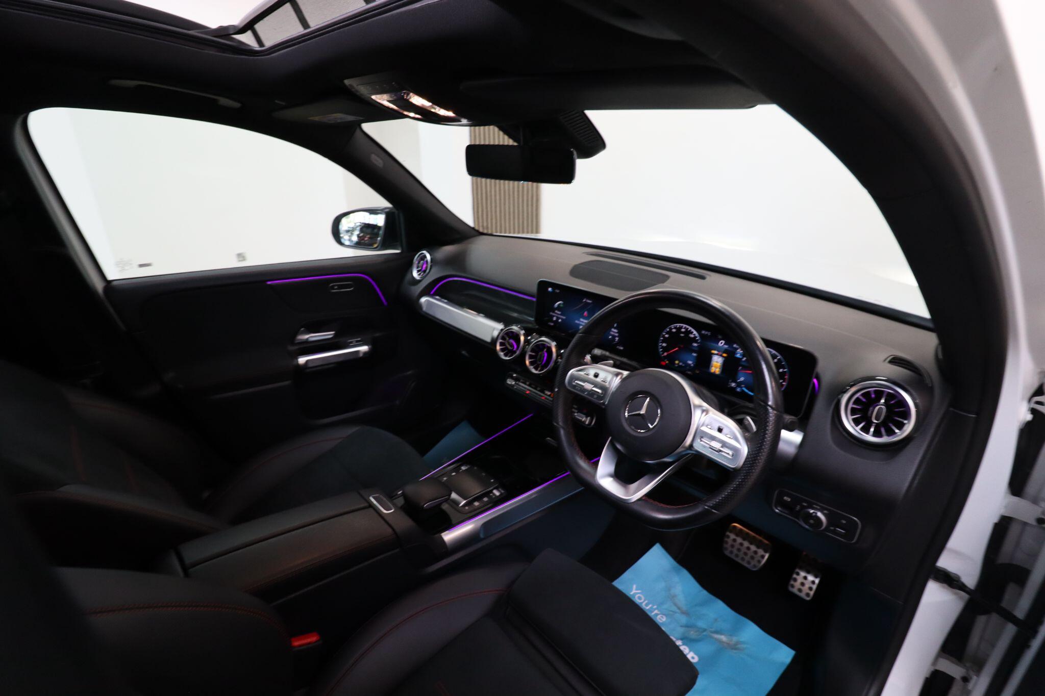Mercedes-Benz GLB view 19