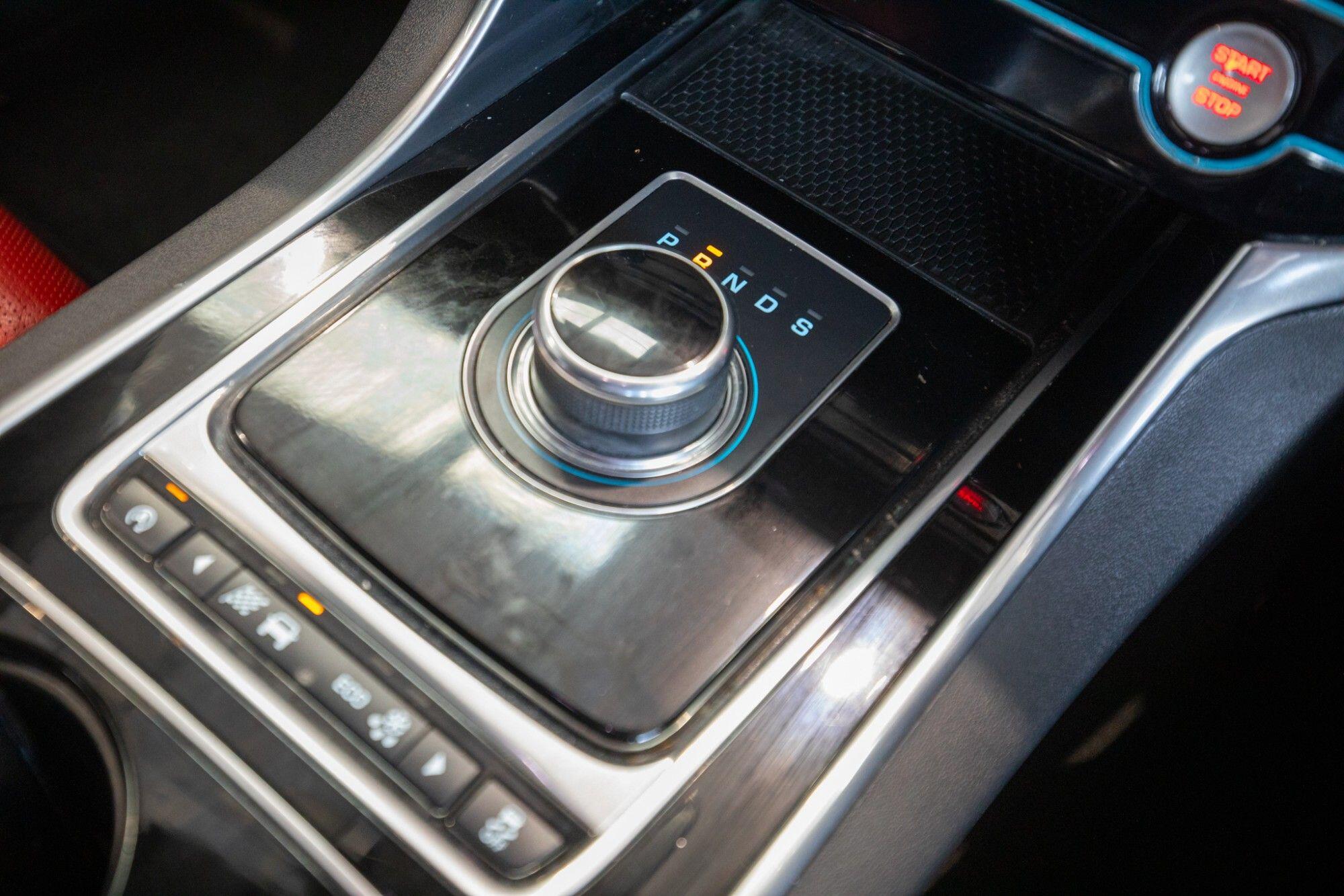 Jaguar Xe view 24