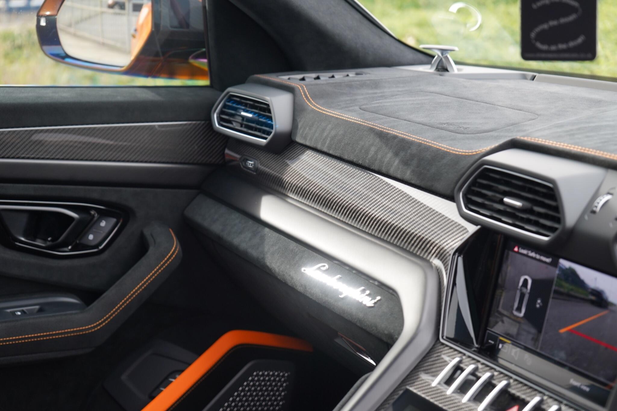 Lamborghini Urus view 22