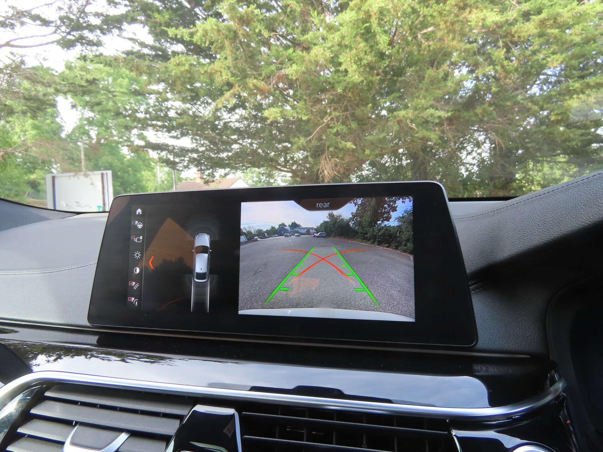 BMW 6 Series view 11