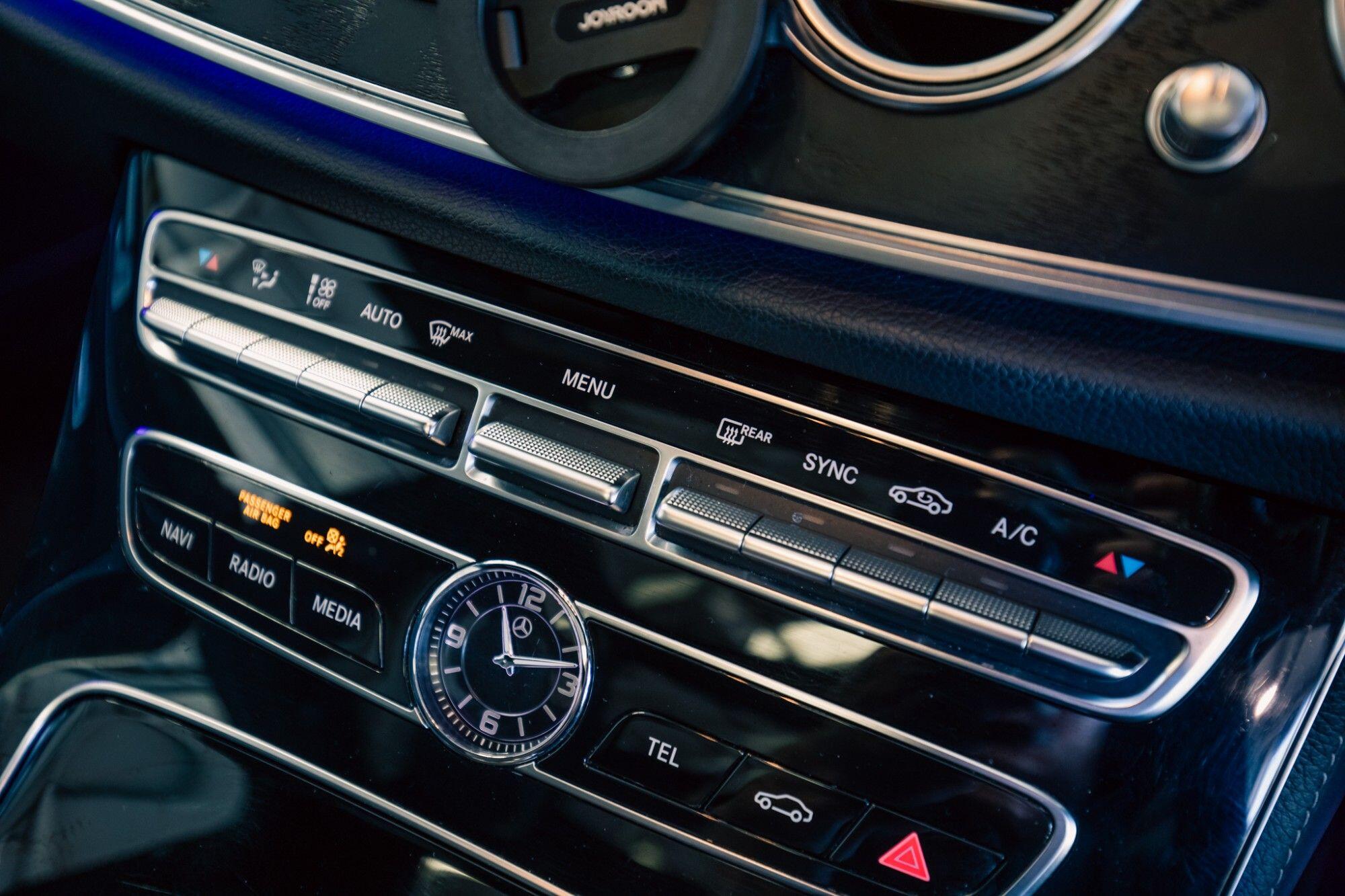 Mercedes-Benz E-Class view 18
