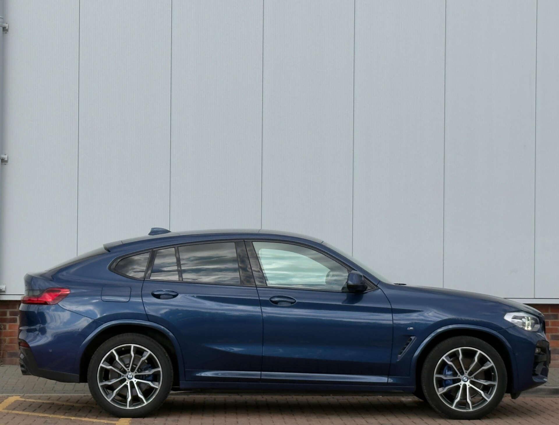 BMW X4 view 8