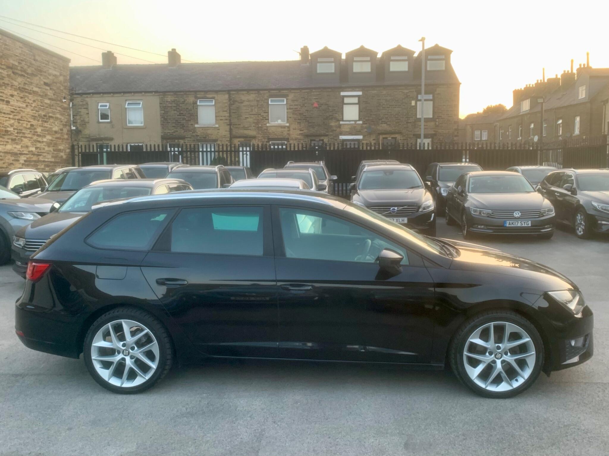 Seat Leon Leon view 4