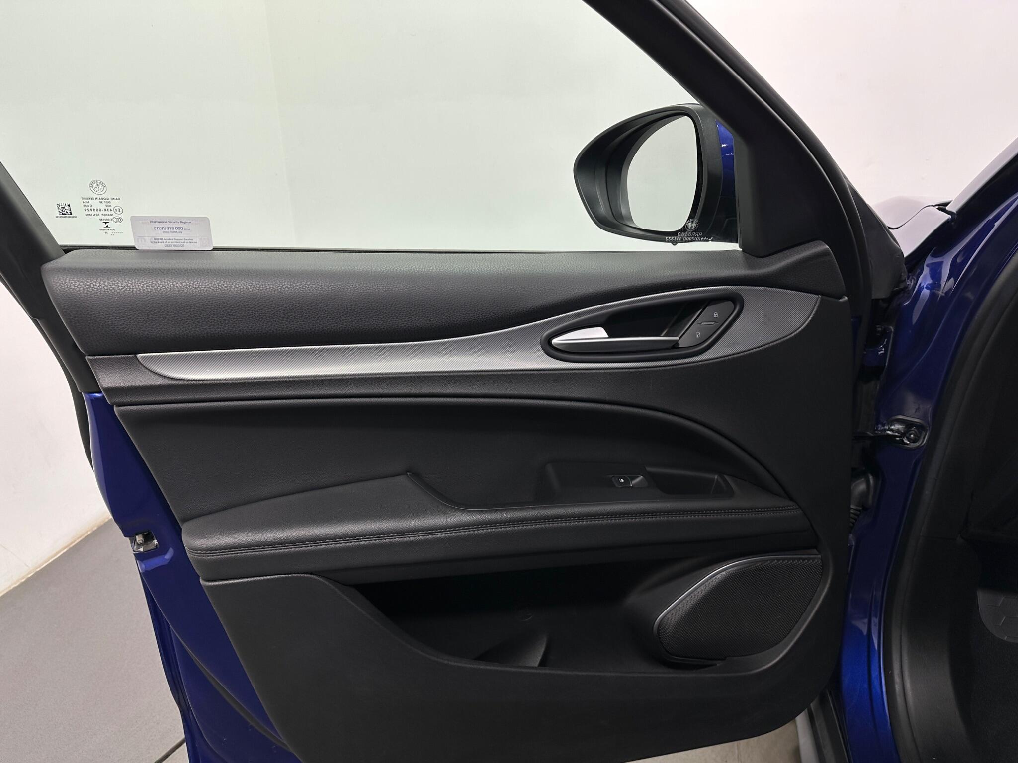 Alfa Romeo Stelvio view 36