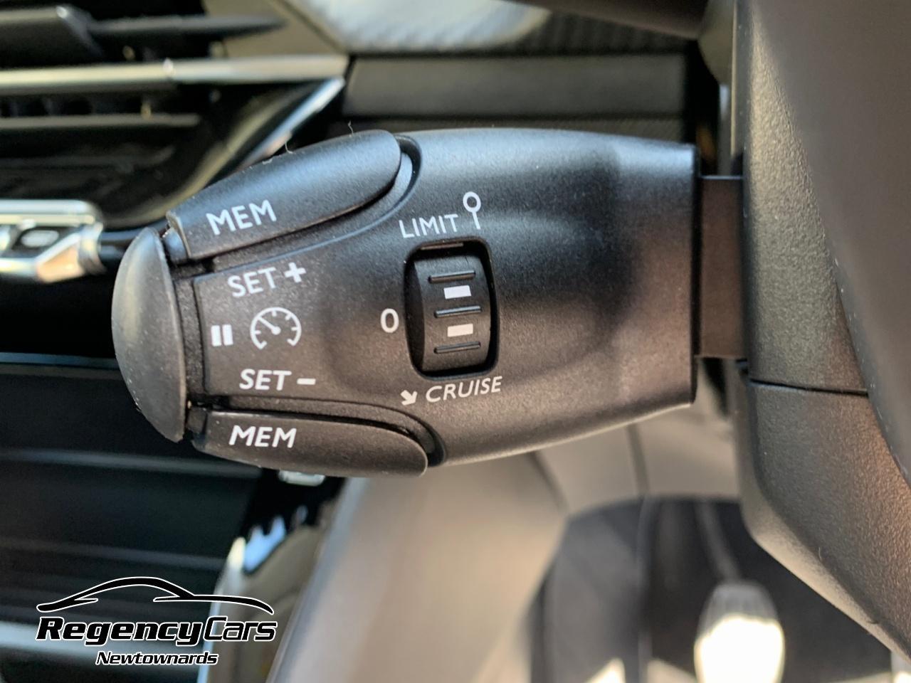 Peugeot 208 view 19