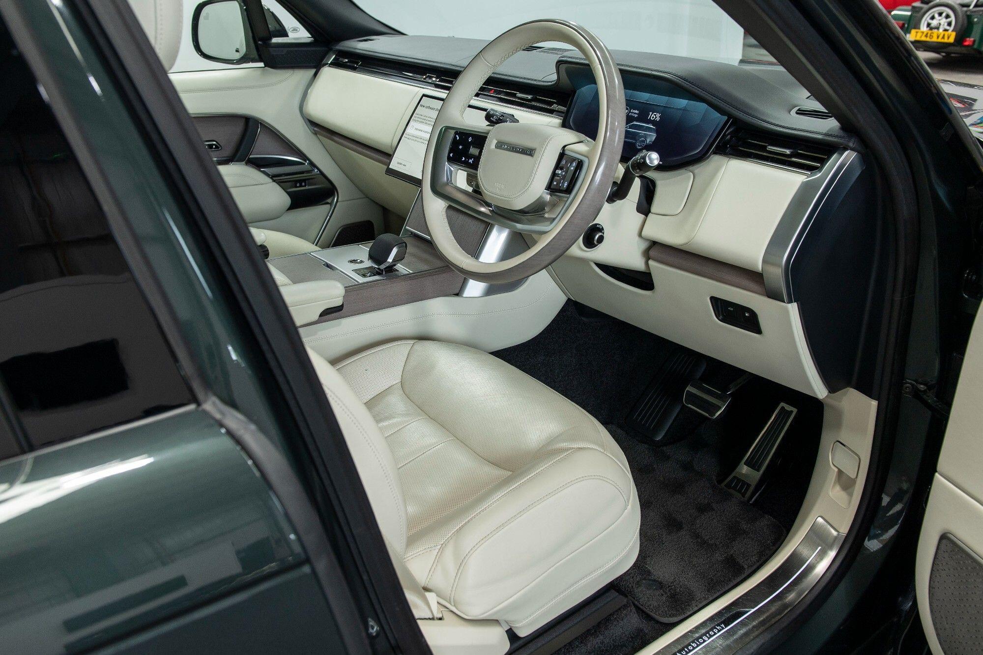 Land Rover Range Rover view 12