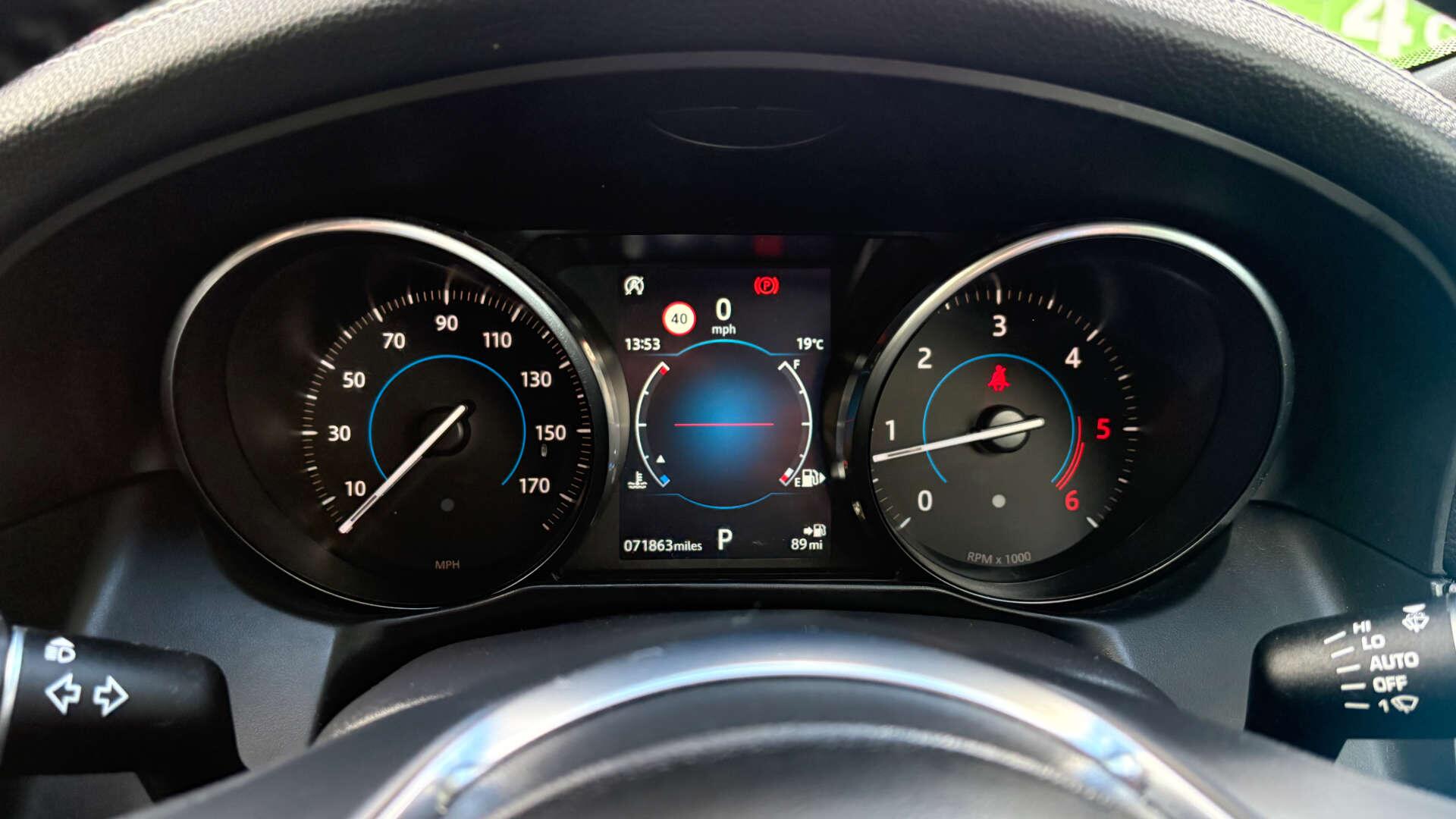 Jaguar XF view 20