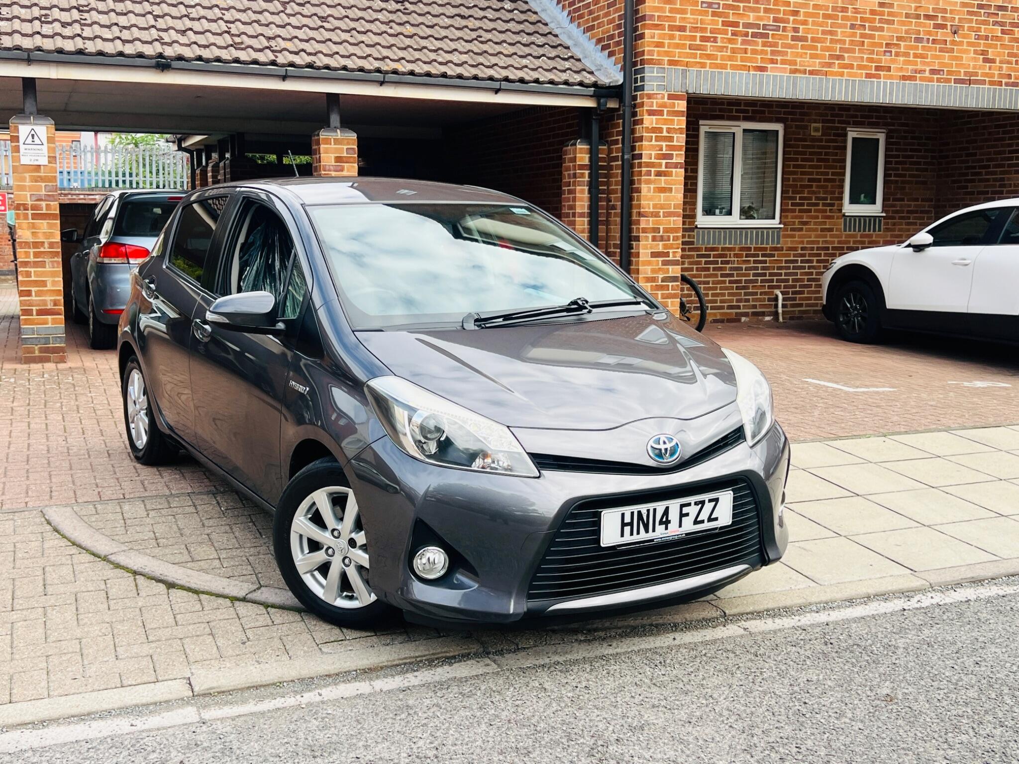 Toyota Yaris view 11