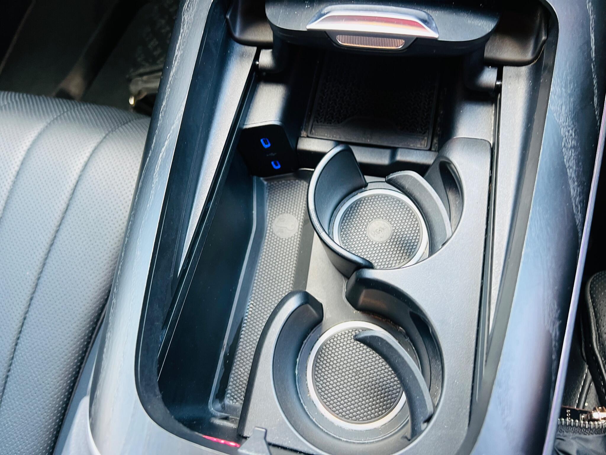 Mercedes-Benz E Class view 41
