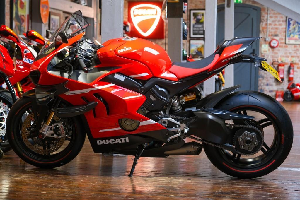 Ducati Superleggera V4 view 2