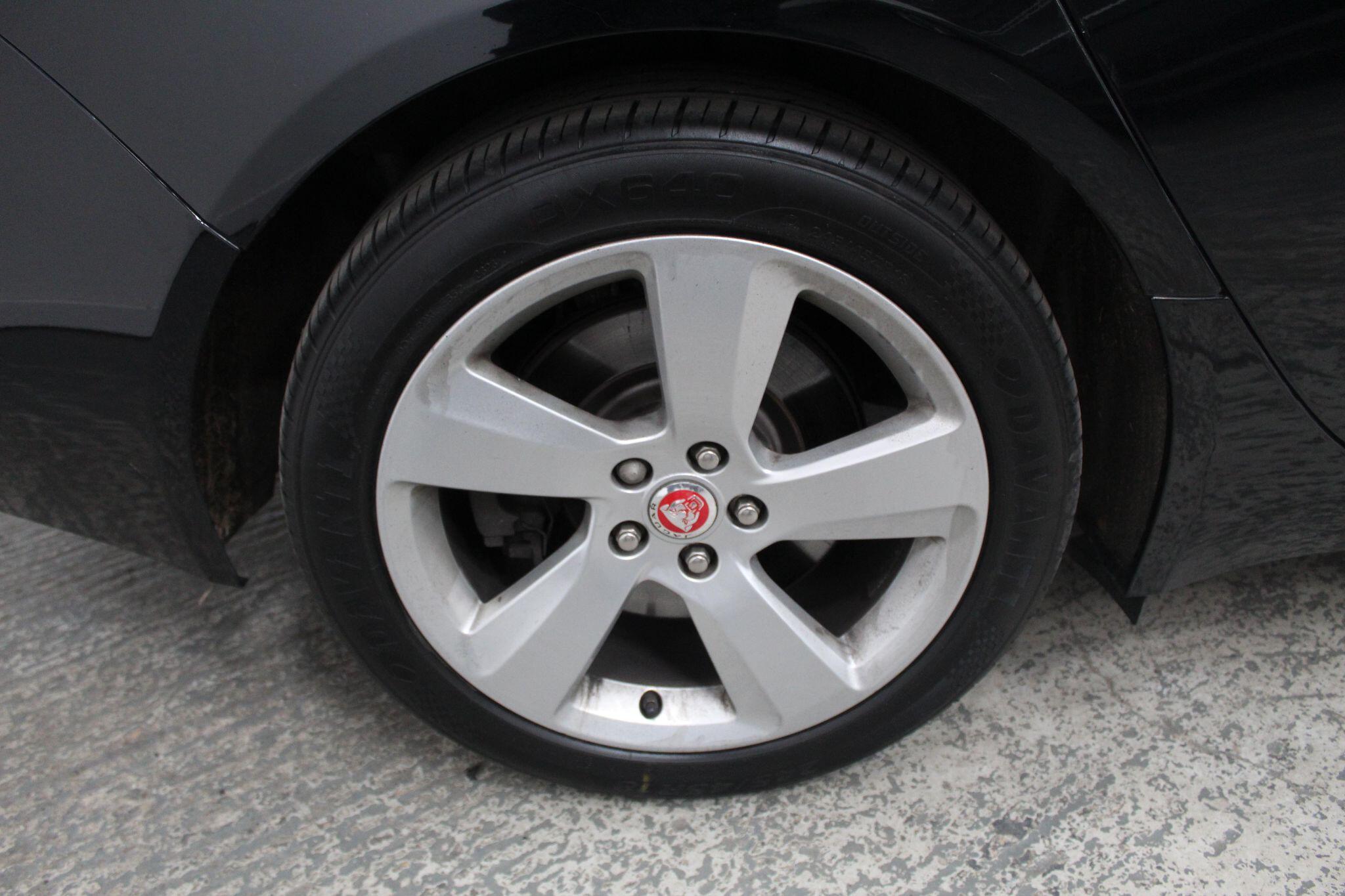 Jaguar XF view 56