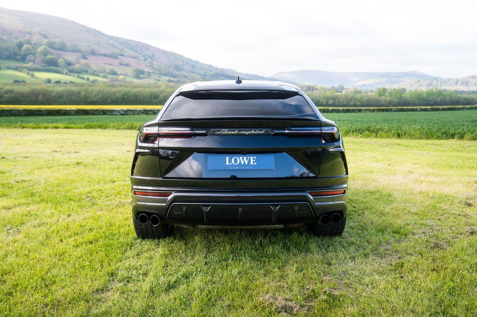 Lamborghini Urus view 6