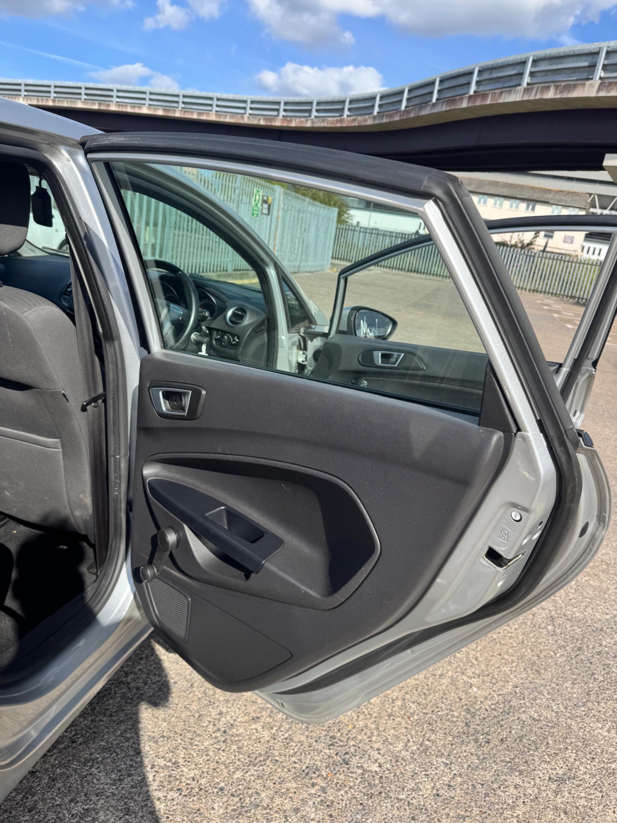 Ford Fiesta view 33