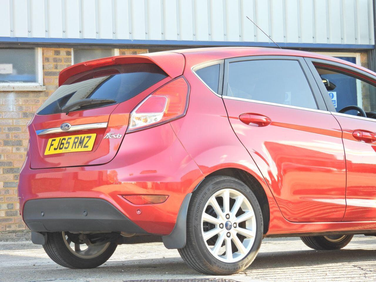Ford Fiesta view 3