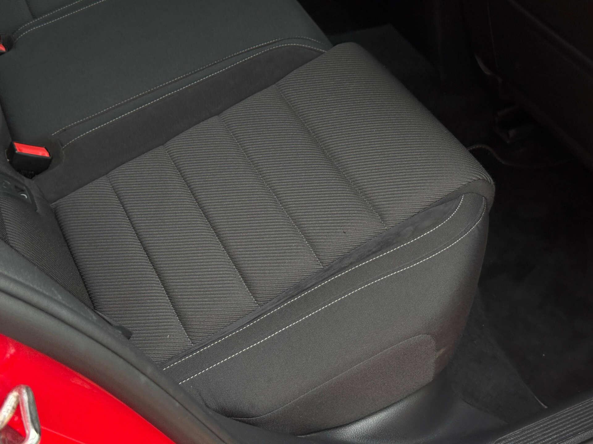 Volkswagen Golf view 26