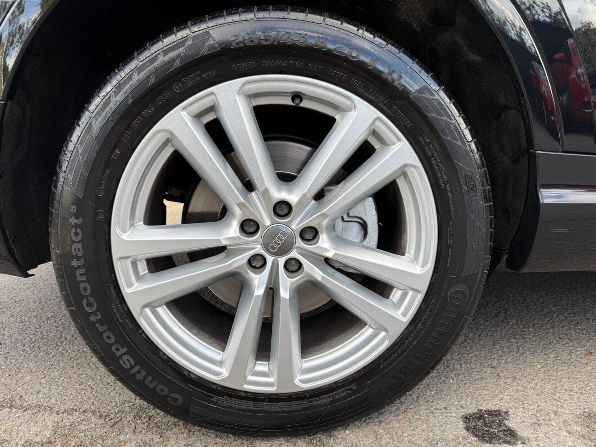 Audi Q7 view 62