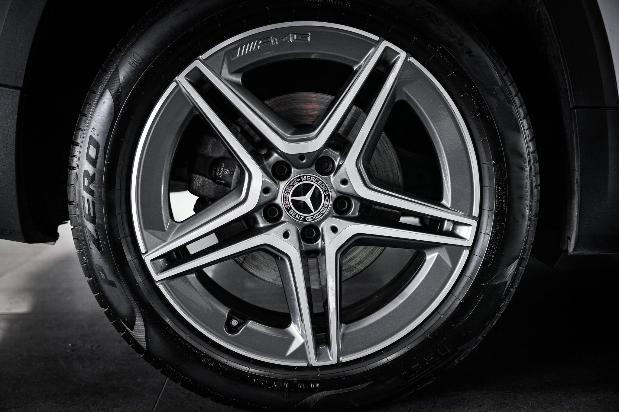 Mercedes-Benz GLB view 28